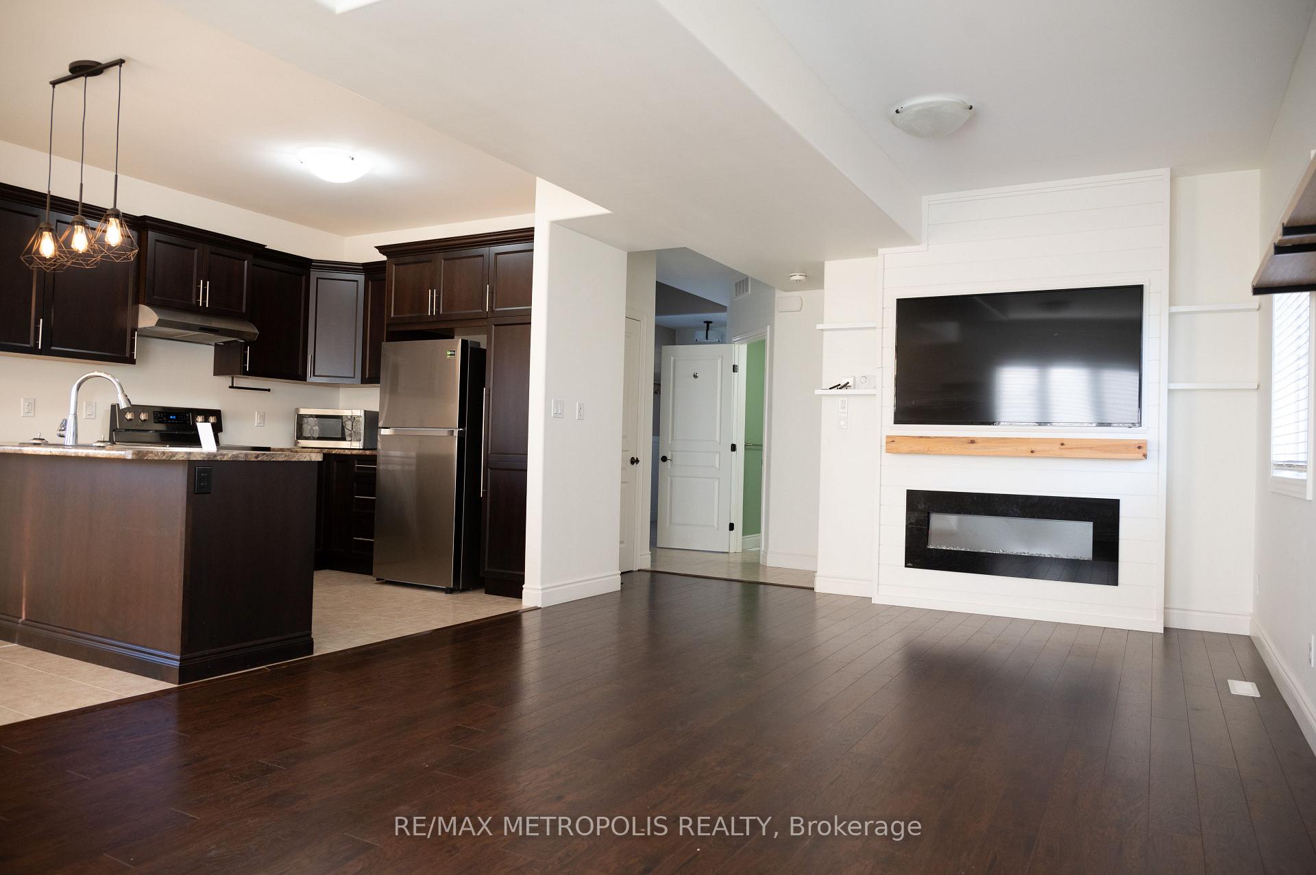 Photo 2 of 13 Cottonwood Drive, Belleville, Thurlow Ward — HOMEH