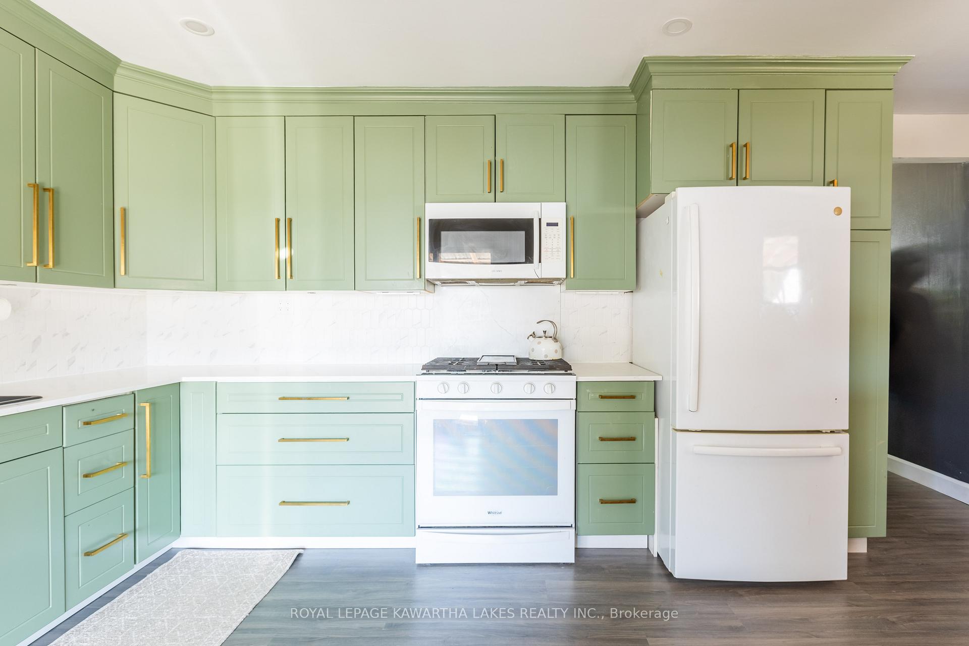 Photo 2 of 446 Dundas Street, Brock, Beaverton — HOMEH