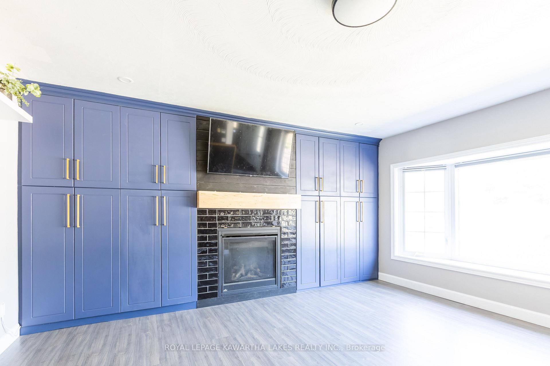 Photo 6 of 446 Dundas Street, Brock, Beaverton — HOMEH