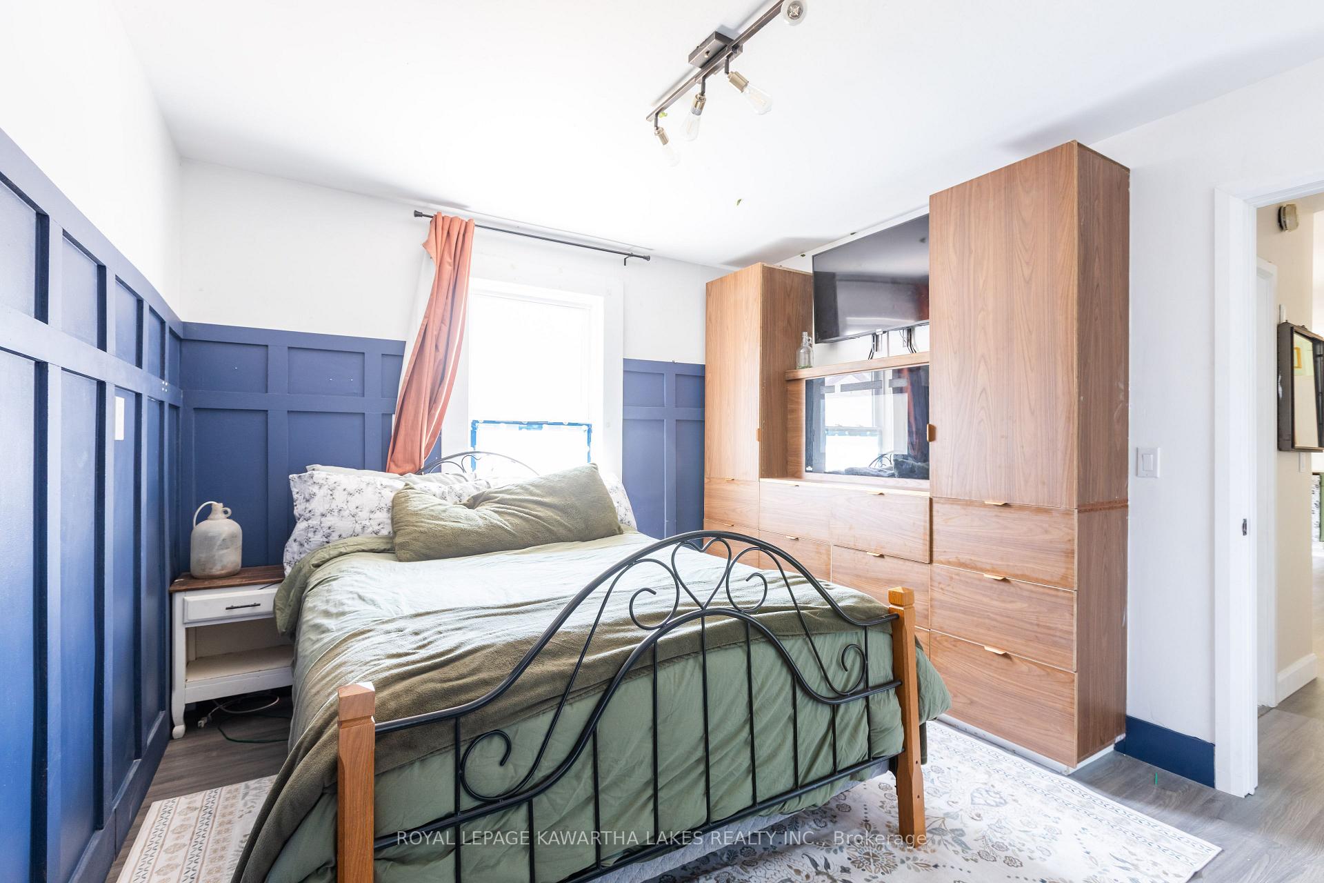 Photo 12 of 446 Dundas Street, Brock, Beaverton — HOMEH