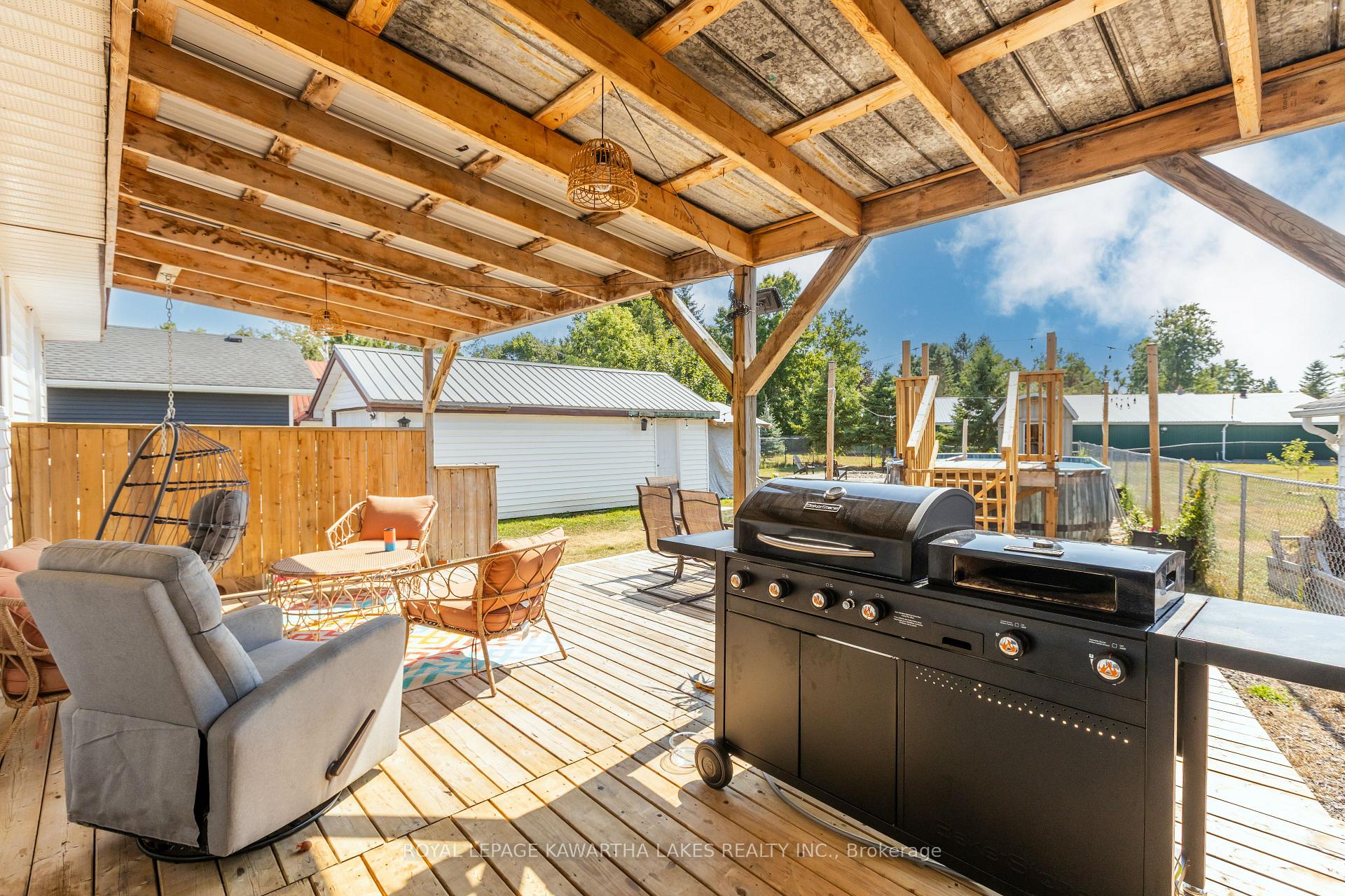Photo 19 of 446 Dundas Street, Brock, Beaverton — HOMEH