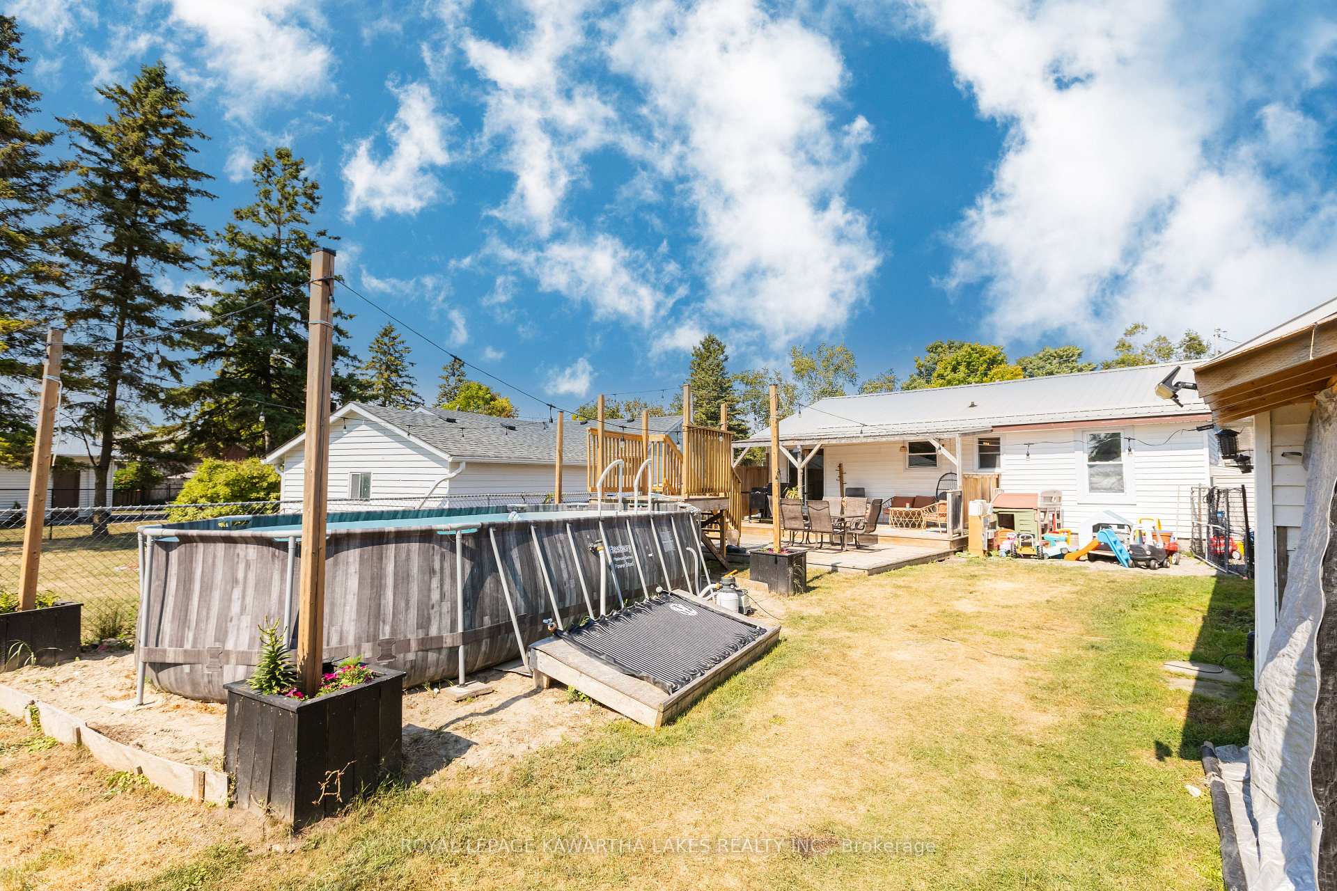 Photo 27 of 446 Dundas Street, Brock, Beaverton — HOMEH