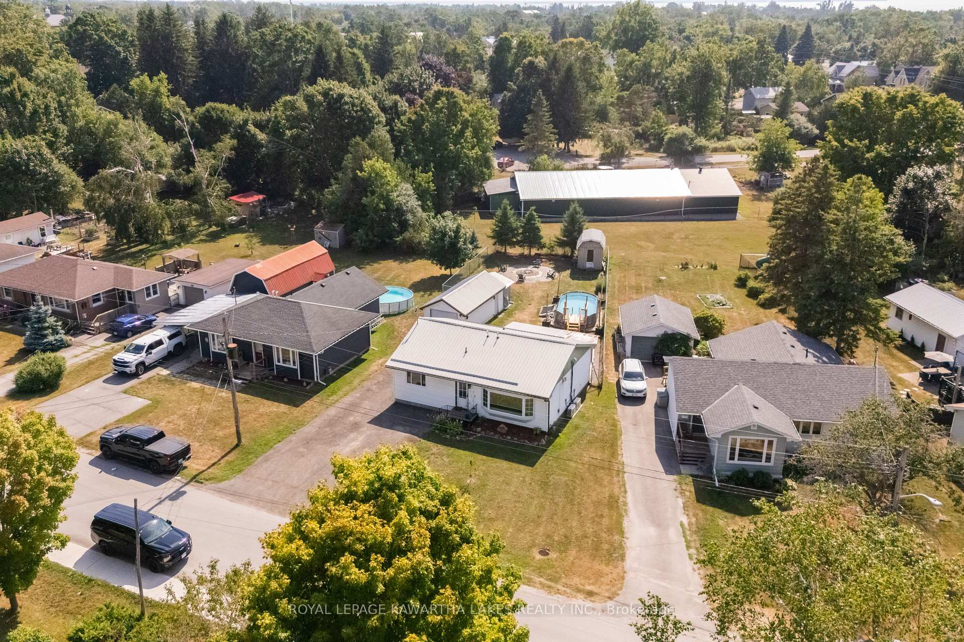 Photo 25 of 446 Dundas Street, Brock, Beaverton — HOMEH