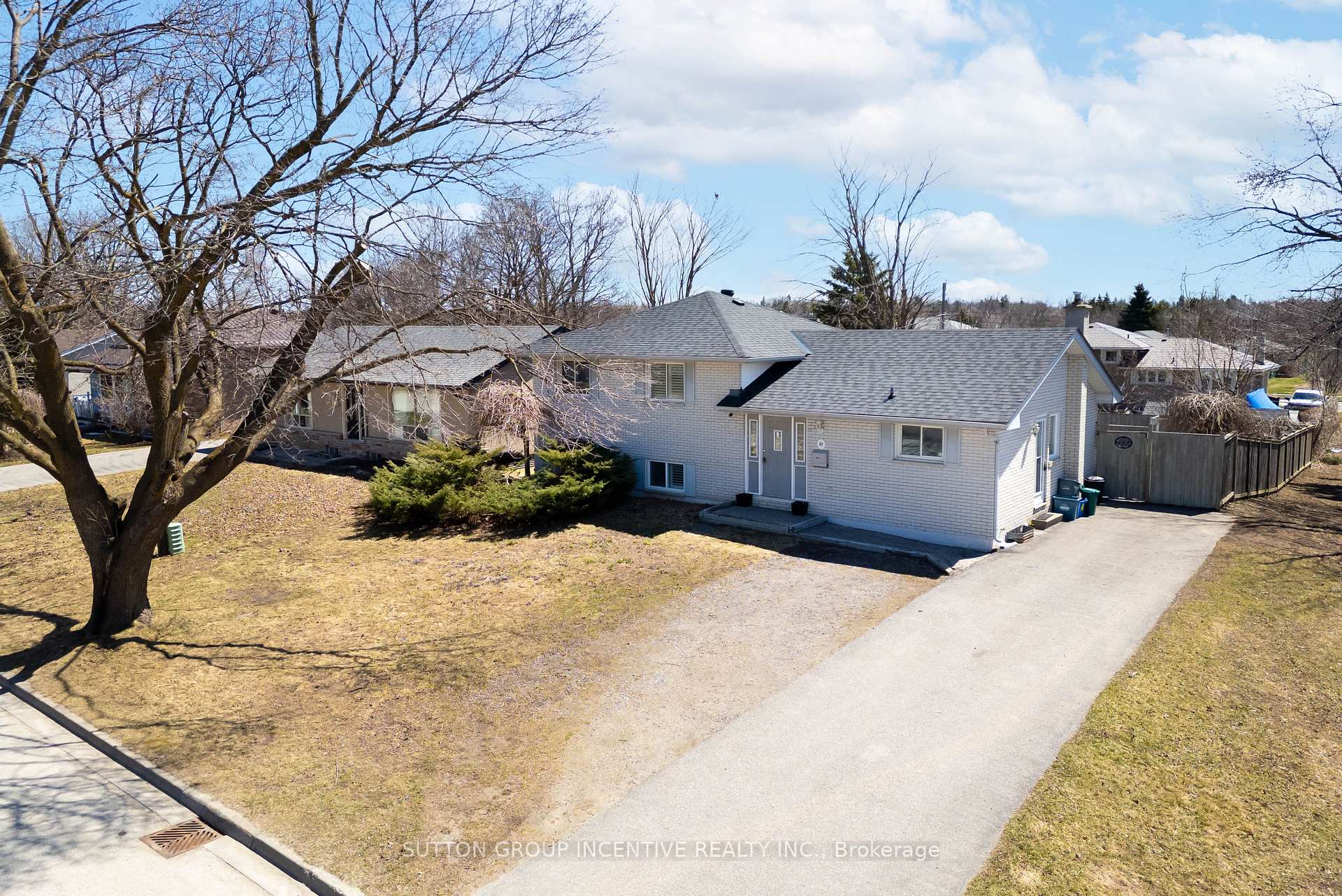 Photo 1 of 69 Ottaway Avenue, Barrie, Wellington — HOMEH