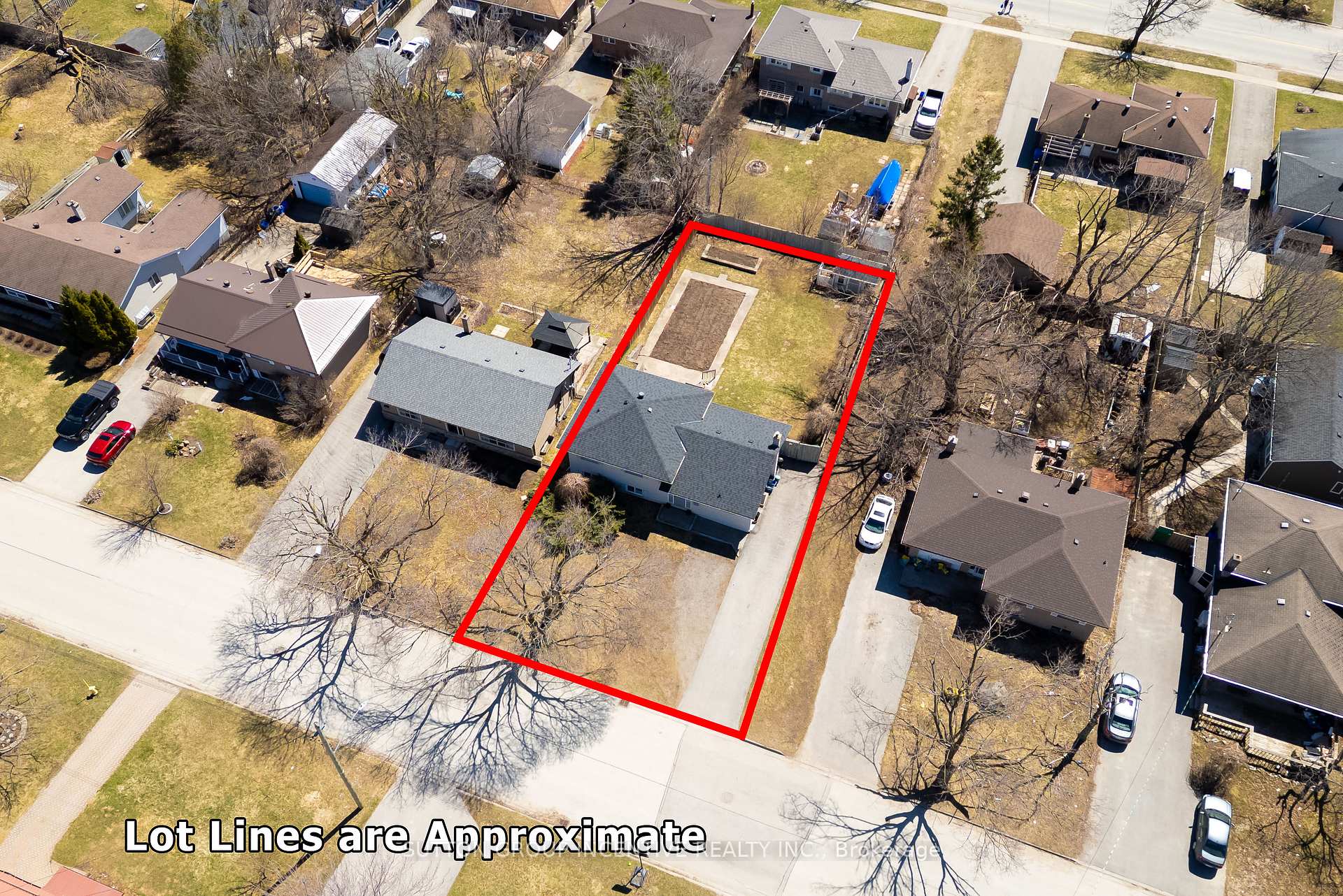 Photo 2 of 69 Ottaway Avenue, Barrie, Wellington — HOMEH