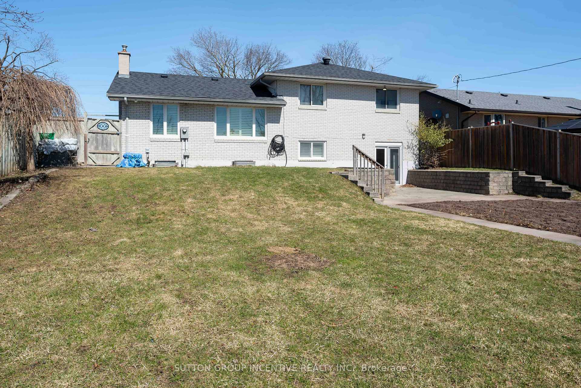Photo 7 of 69 Ottaway Avenue, Barrie, Wellington — HOMEH