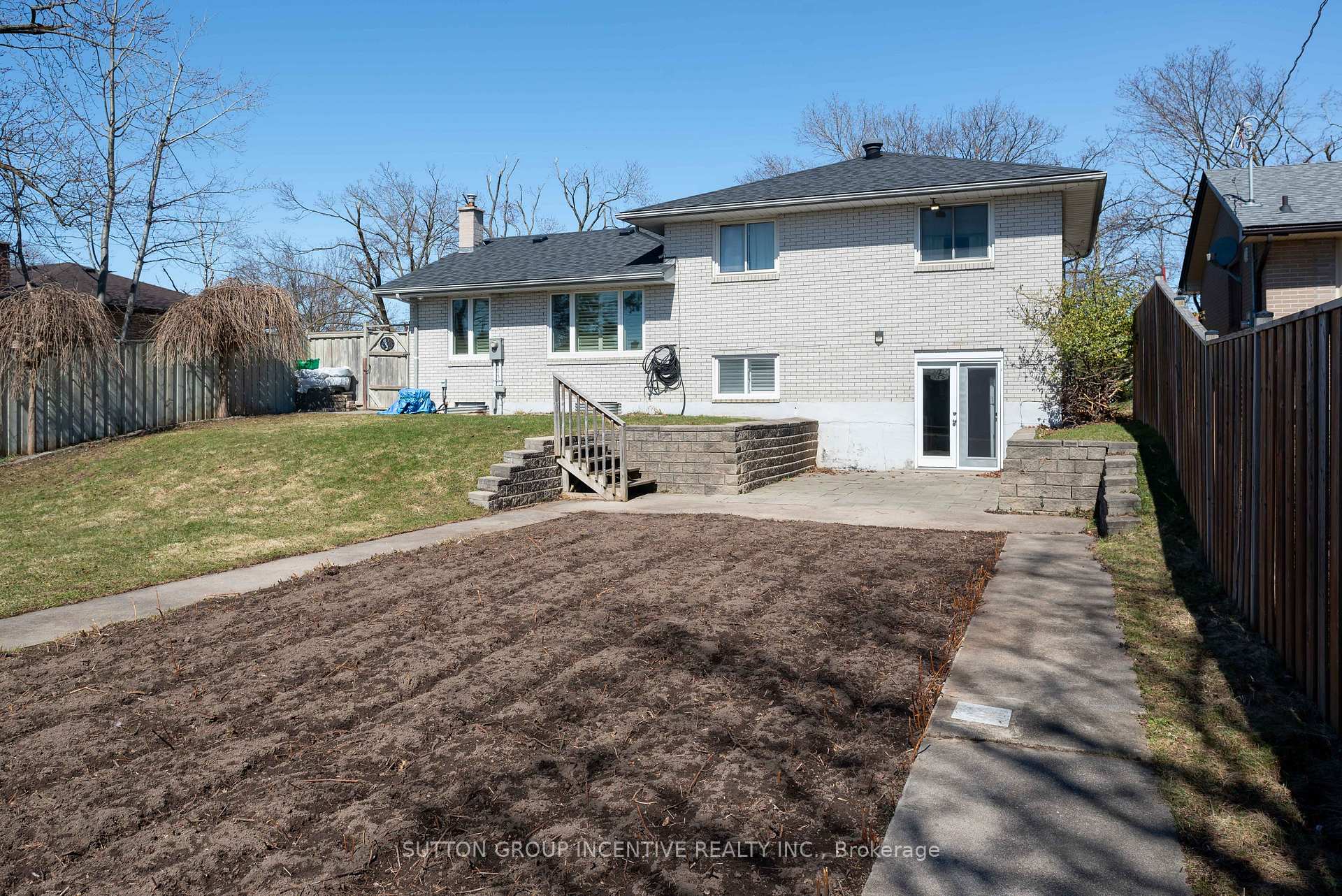 Photo 8 of 69 Ottaway Avenue, Barrie, Wellington — HOMEH