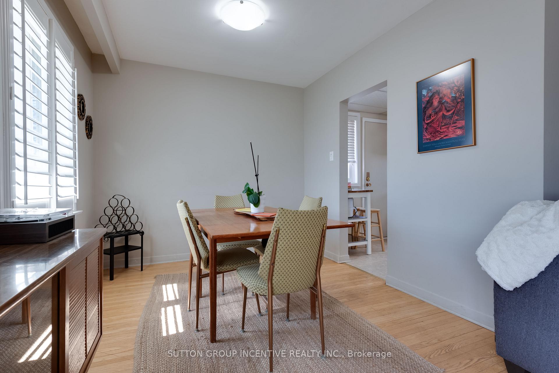Photo 14 of 69 Ottaway Avenue, Barrie, Wellington — HOMEH