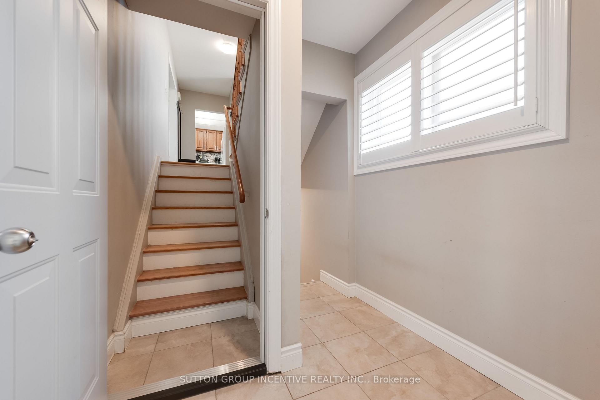 Photo 31 of 69 Ottaway Avenue, Barrie, Wellington — HOMEH