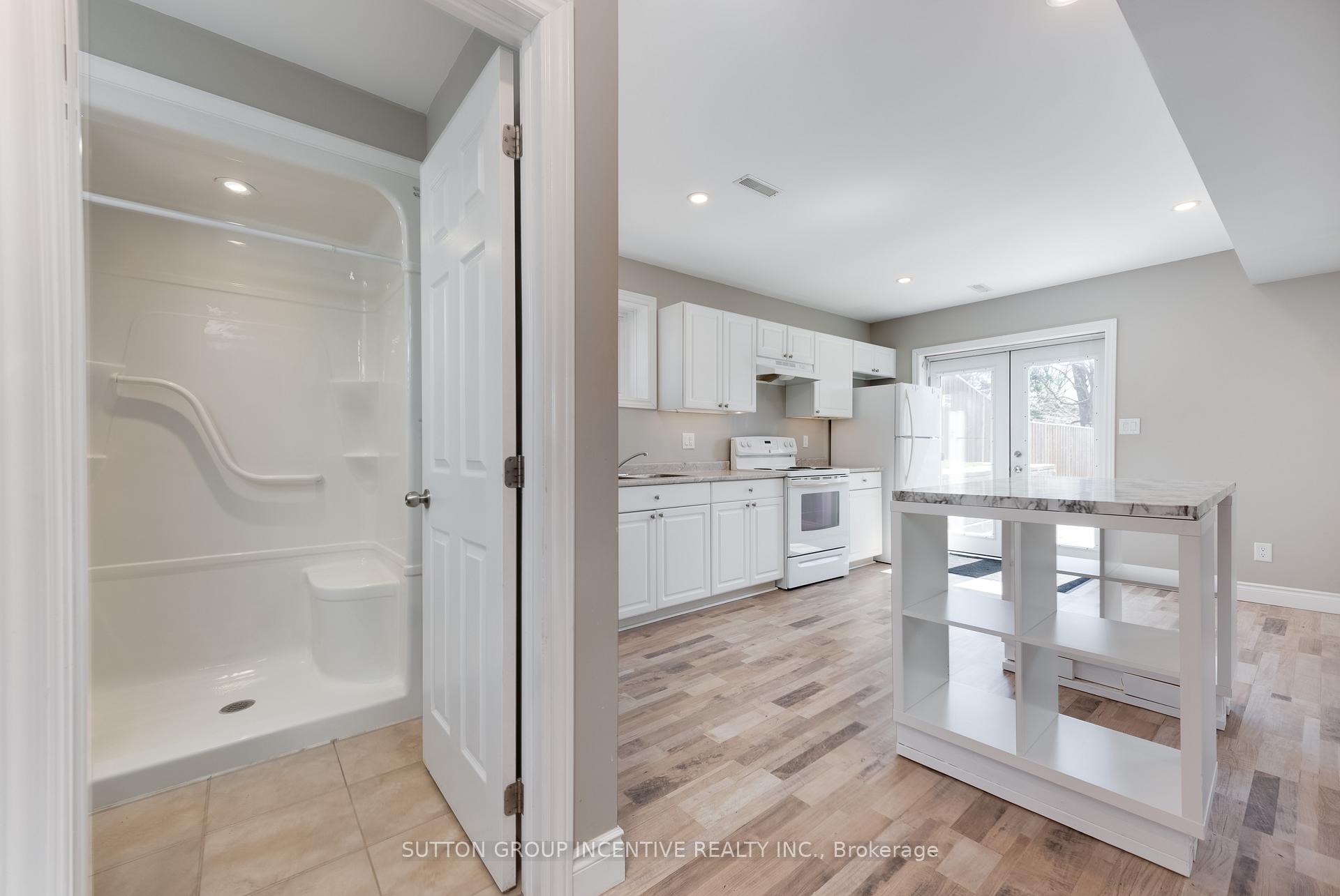 Photo 32 of 69 Ottaway Avenue, Barrie, Wellington — HOMEH
