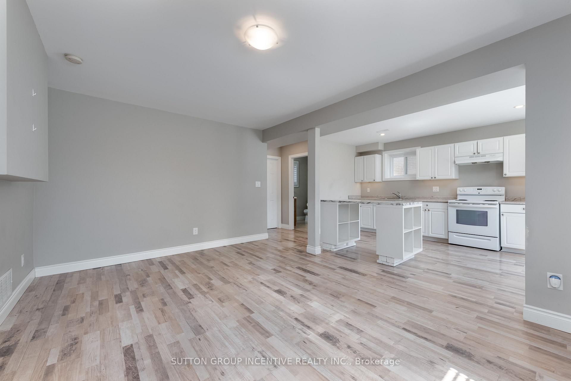 Photo 40 of 69 Ottaway Avenue, Barrie, Wellington — HOMEH