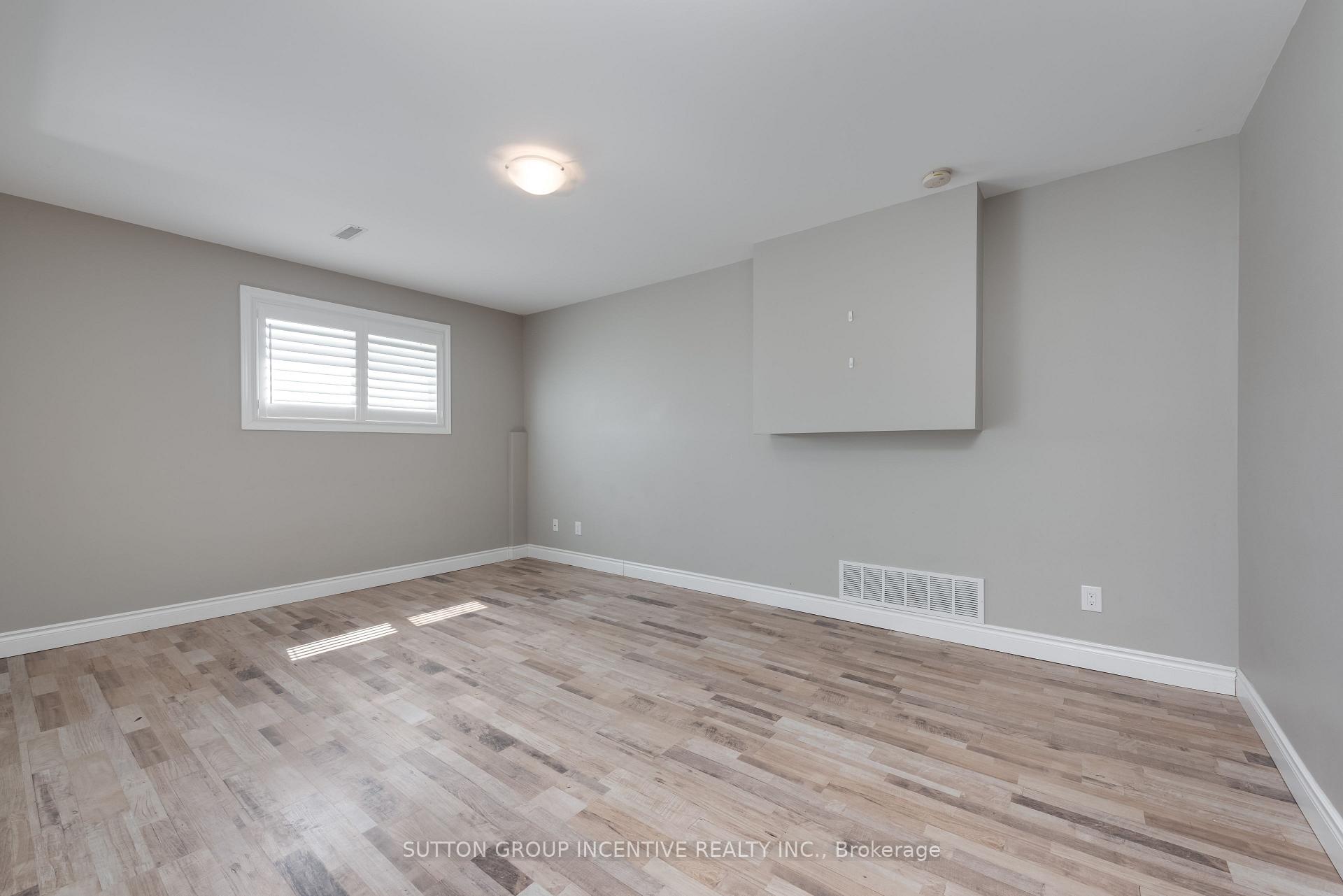 Photo 42 of 69 Ottaway Avenue, Barrie, Wellington — HOMEH