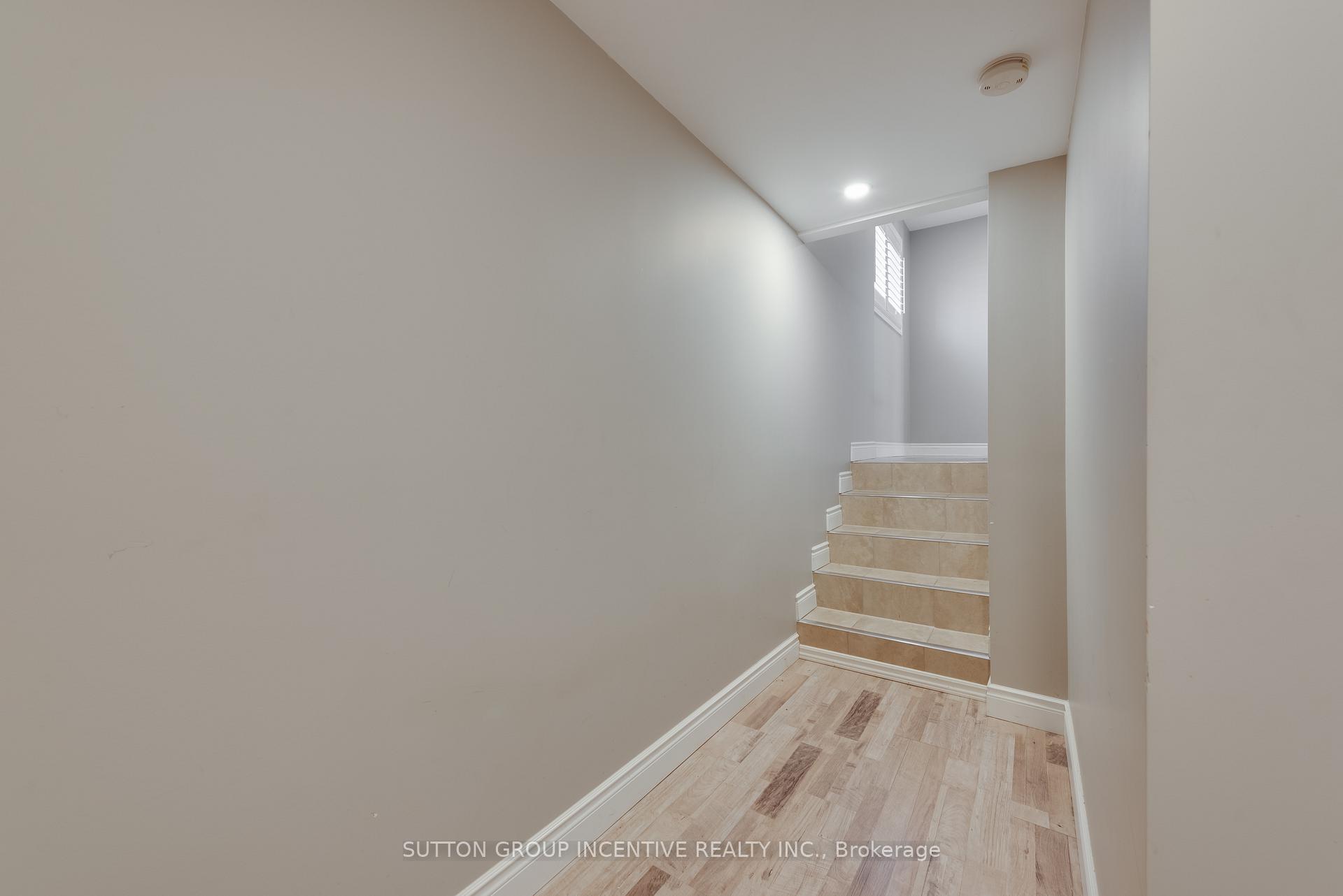 Photo 43 of 69 Ottaway Avenue, Barrie, Wellington — HOMEH