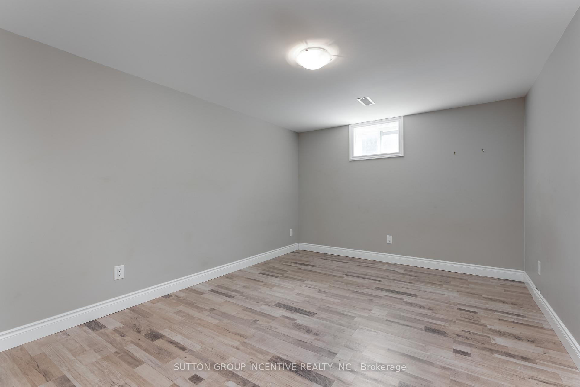Photo 44 of 69 Ottaway Avenue, Barrie, Wellington — HOMEH
