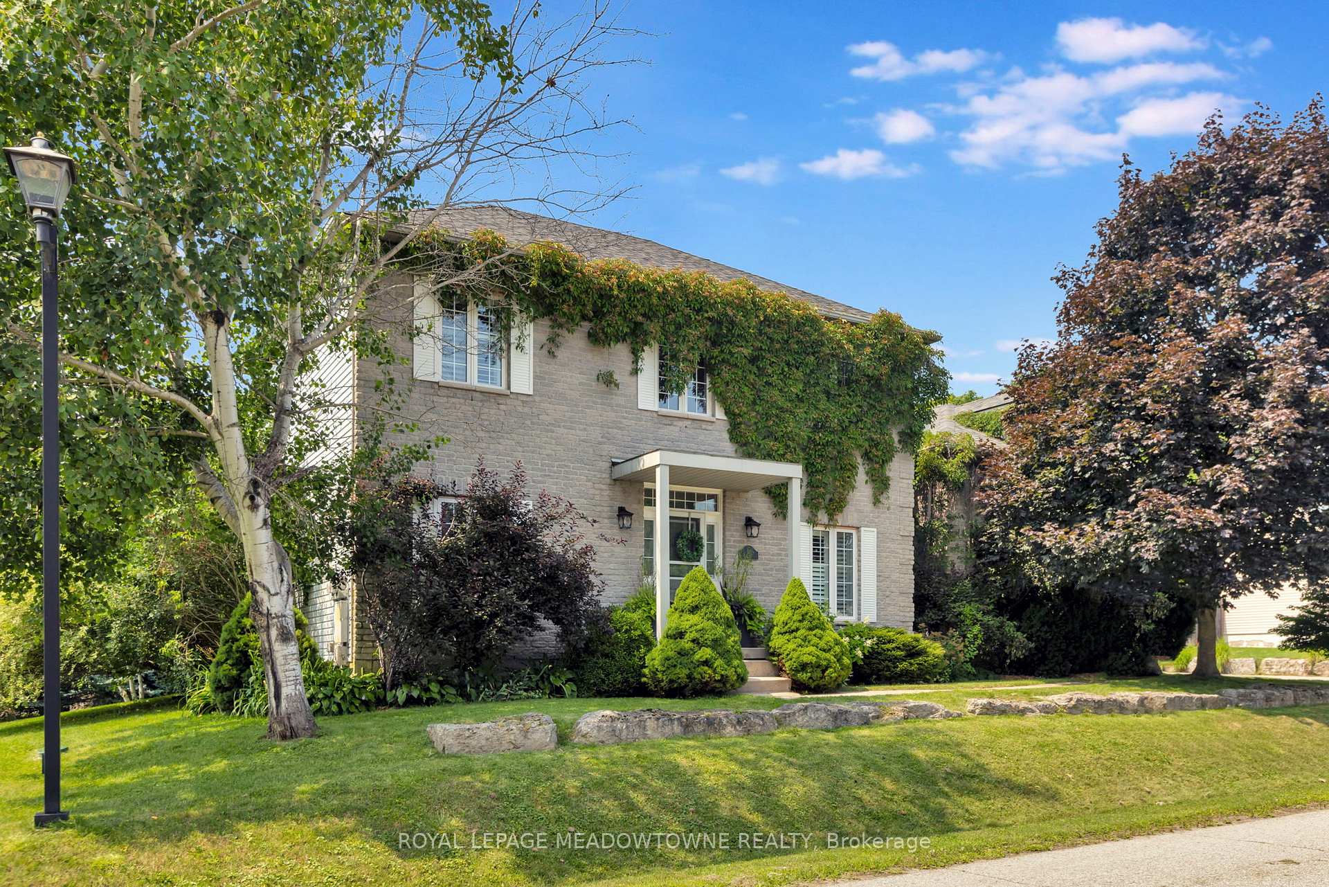 Photo 1 of 1 Woodspring Court E, Hamilton, Rural Flamborough — HOMEH