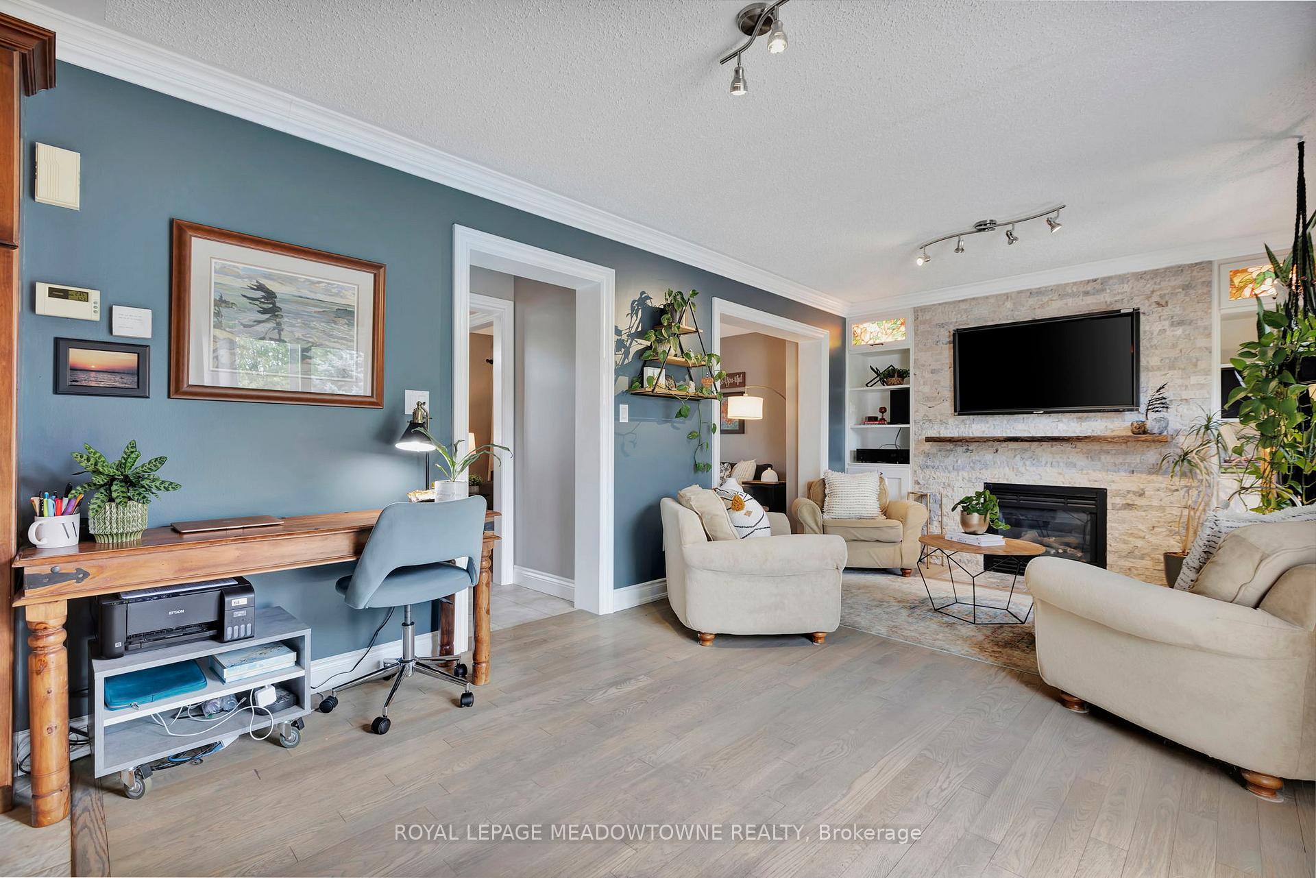 Photo 9 of 1 Woodspring Court E, Hamilton, Rural Flamborough — HOMEH