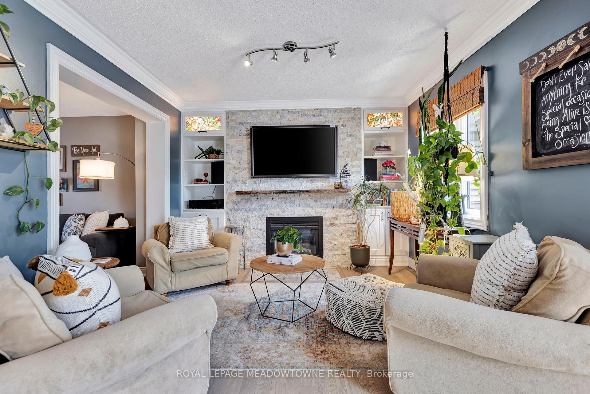 Photo 10 of 1 Woodspring Court E, Hamilton, Rural Flamborough — HOMEH