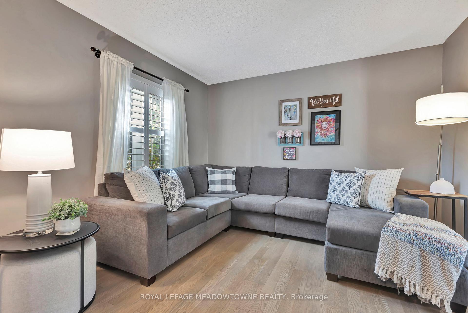 Photo 13 of 1 Woodspring Court E, Hamilton, Rural Flamborough — HOMEH