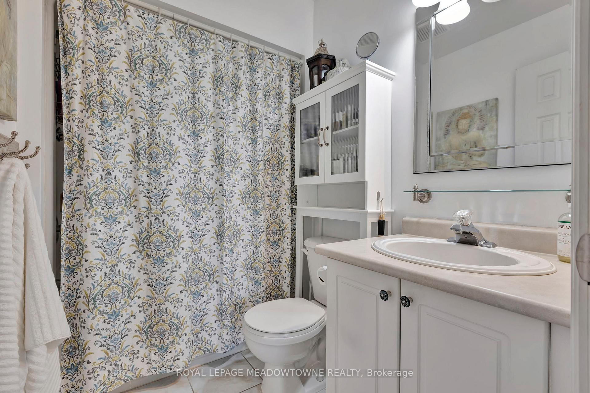 Photo 18 of 1 Woodspring Court E, Hamilton, Rural Flamborough — HOMEH