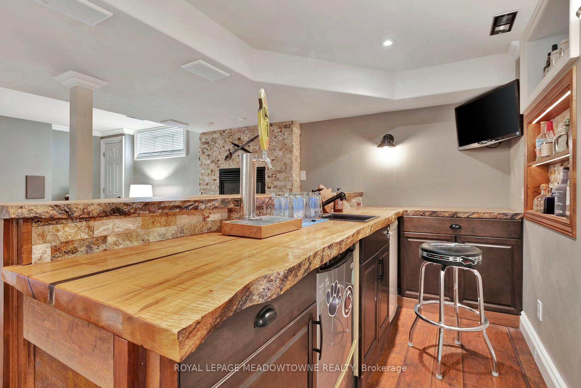 Photo 26 of 1 Woodspring Court E, Hamilton, Rural Flamborough — HOMEH