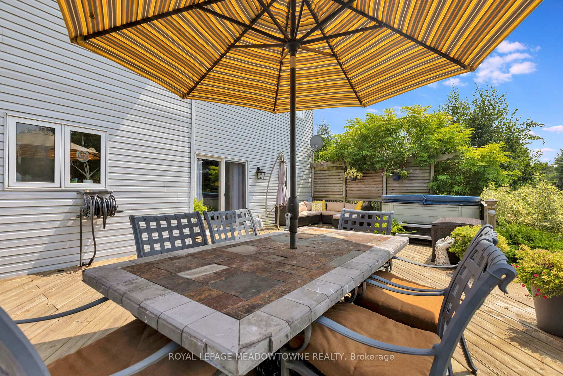 Photo 28 of 1 Woodspring Court E, Hamilton, Rural Flamborough — HOMEH