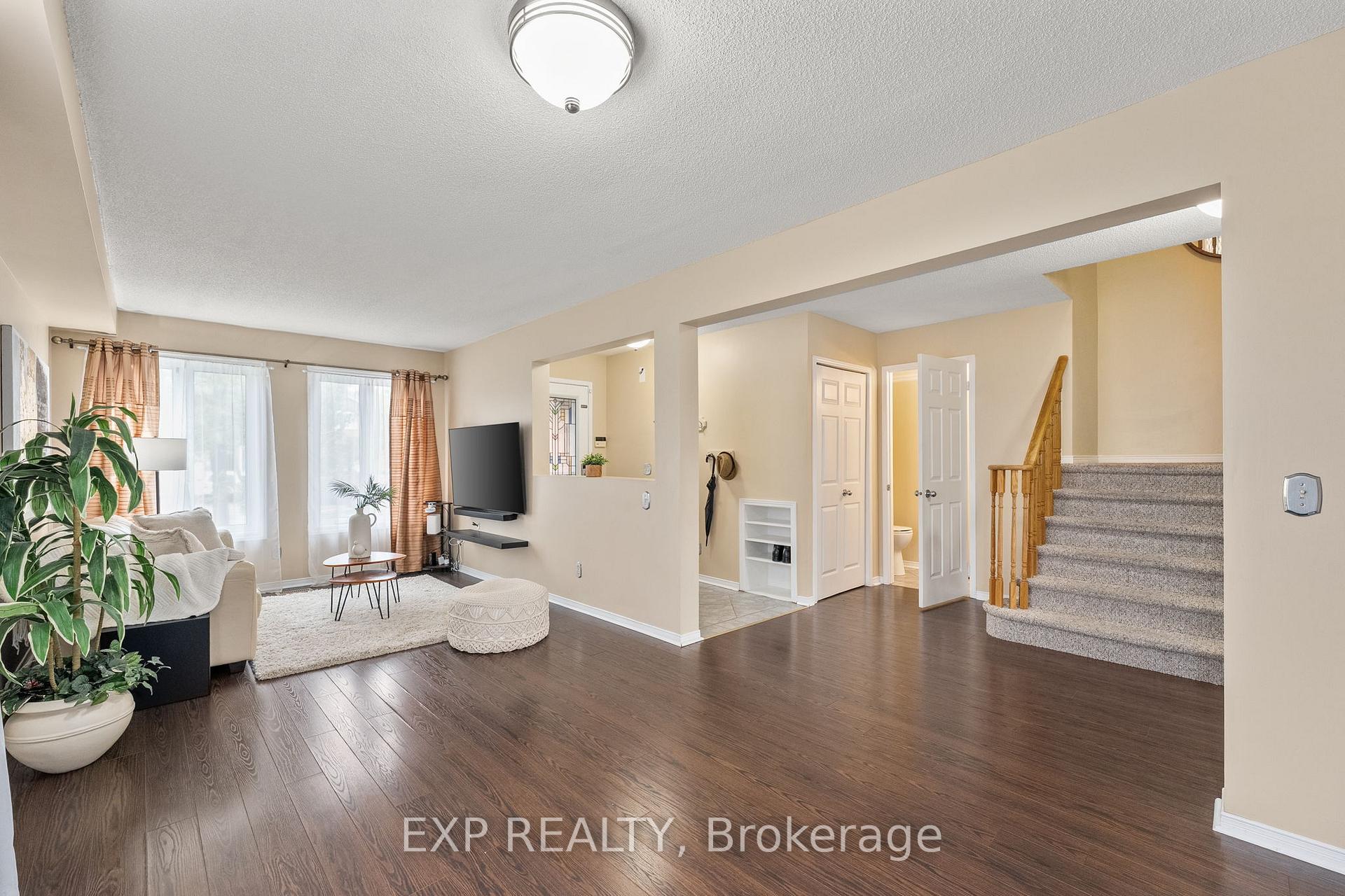 Photo 4 of 35 Churchland Drive, Barrie, Holly — HOMEH