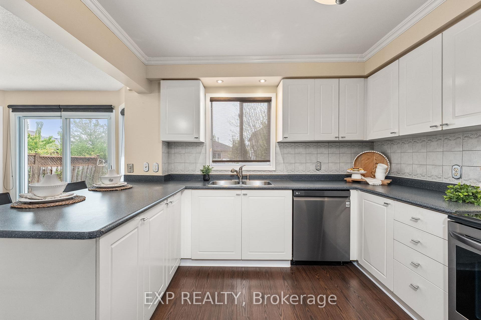 Photo 10 of 35 Churchland Drive, Barrie, Holly — HOMEH