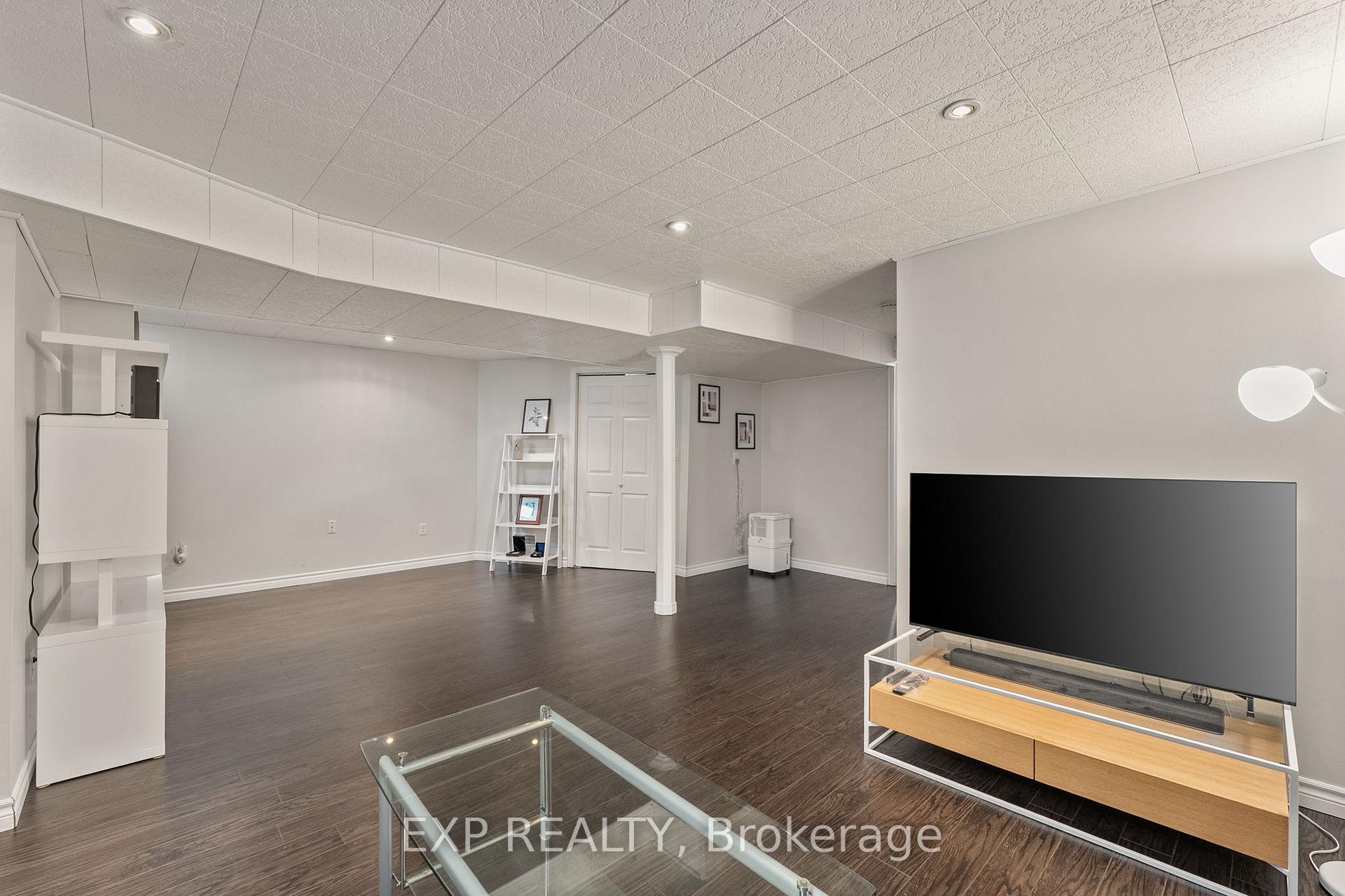 Photo 25 of 35 Churchland Drive, Barrie, Holly — HOMEH