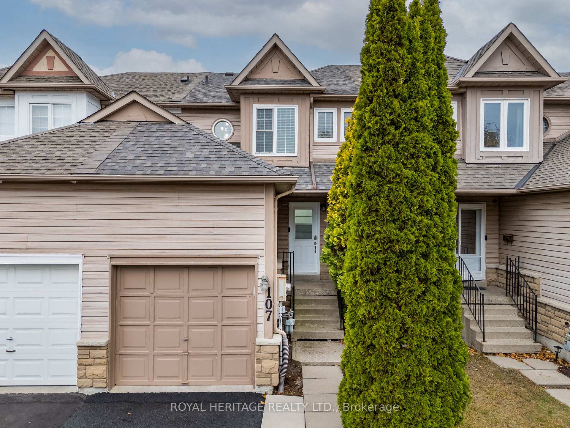 Photo 2 of 107 Shady Lane Crescent, Clarington, Bowmanville — HOMEH