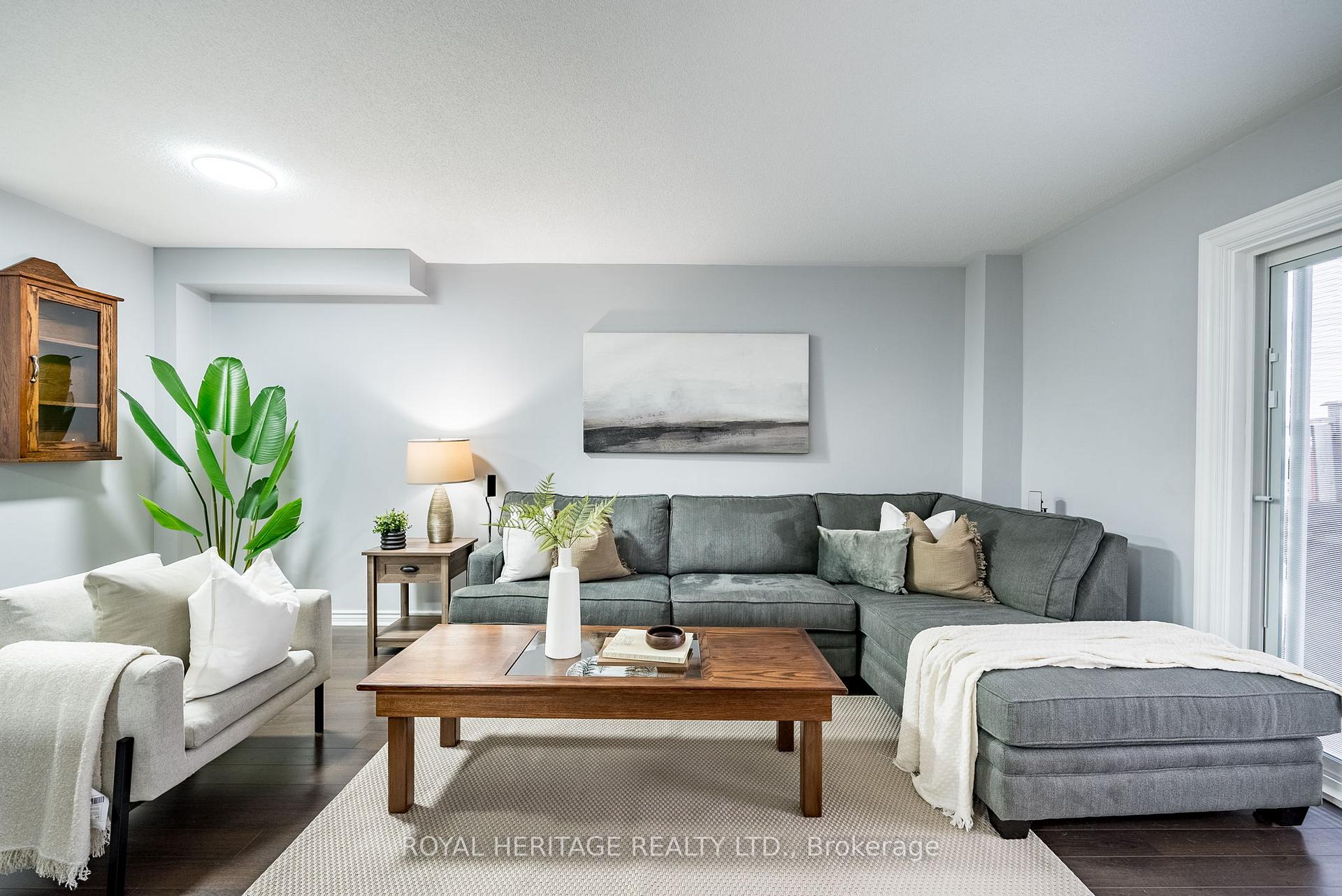 Photo 4 of 107 Shady Lane Crescent, Clarington, Bowmanville — HOMEH