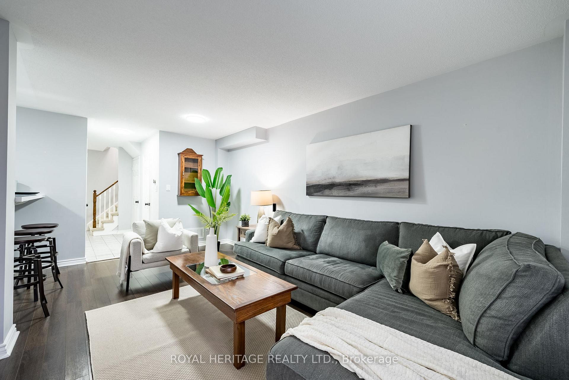 Photo 5 of 107 Shady Lane Crescent, Clarington, Bowmanville — HOMEH