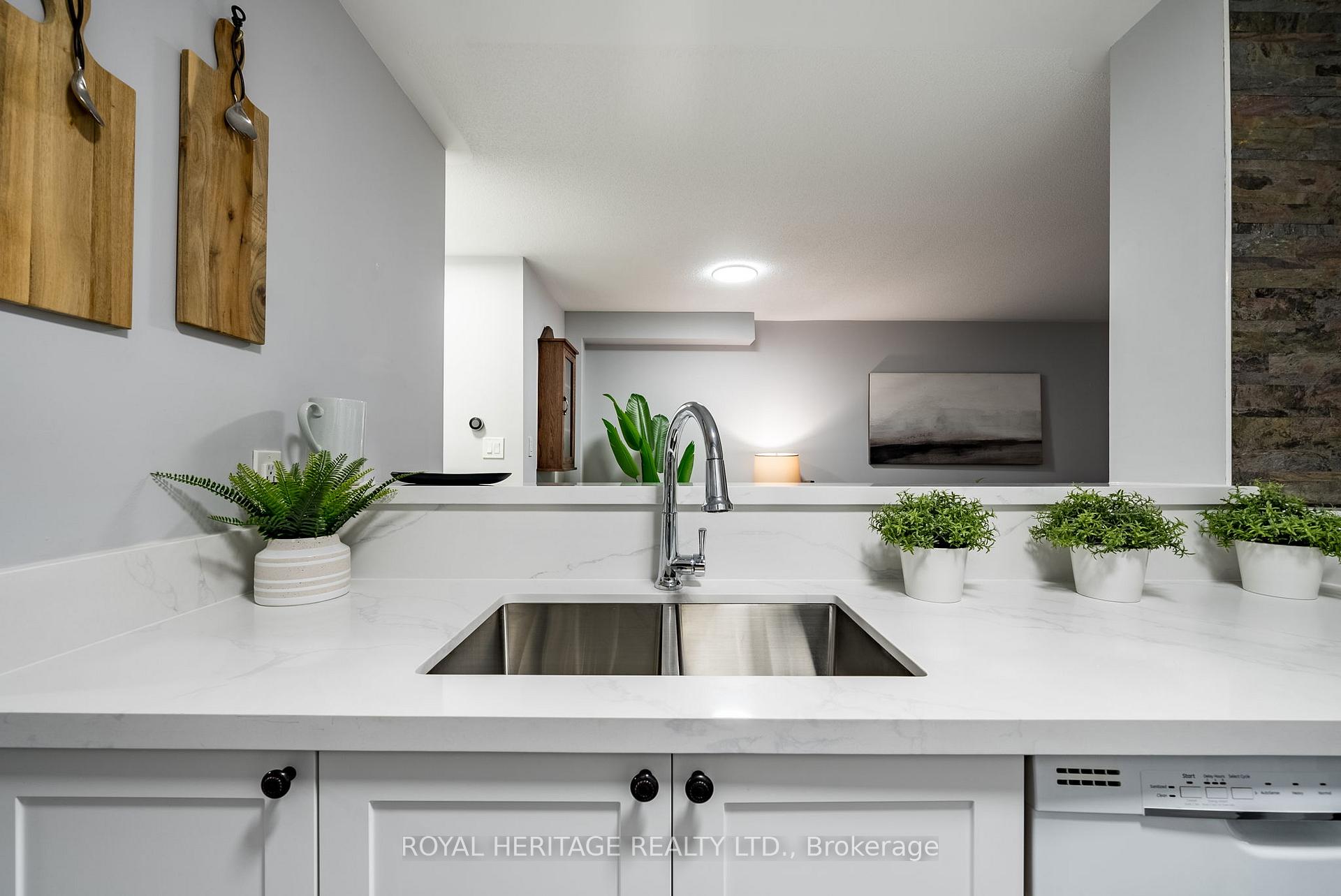 Photo 11 of 107 Shady Lane Crescent, Clarington, Bowmanville — HOMEH