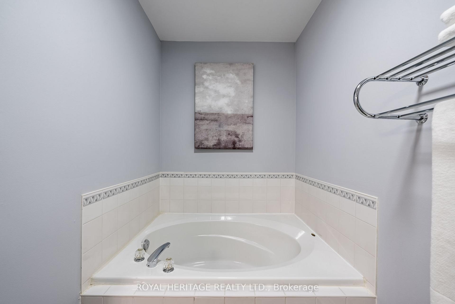 Photo 17 of 107 Shady Lane Crescent, Clarington, Bowmanville — HOMEH