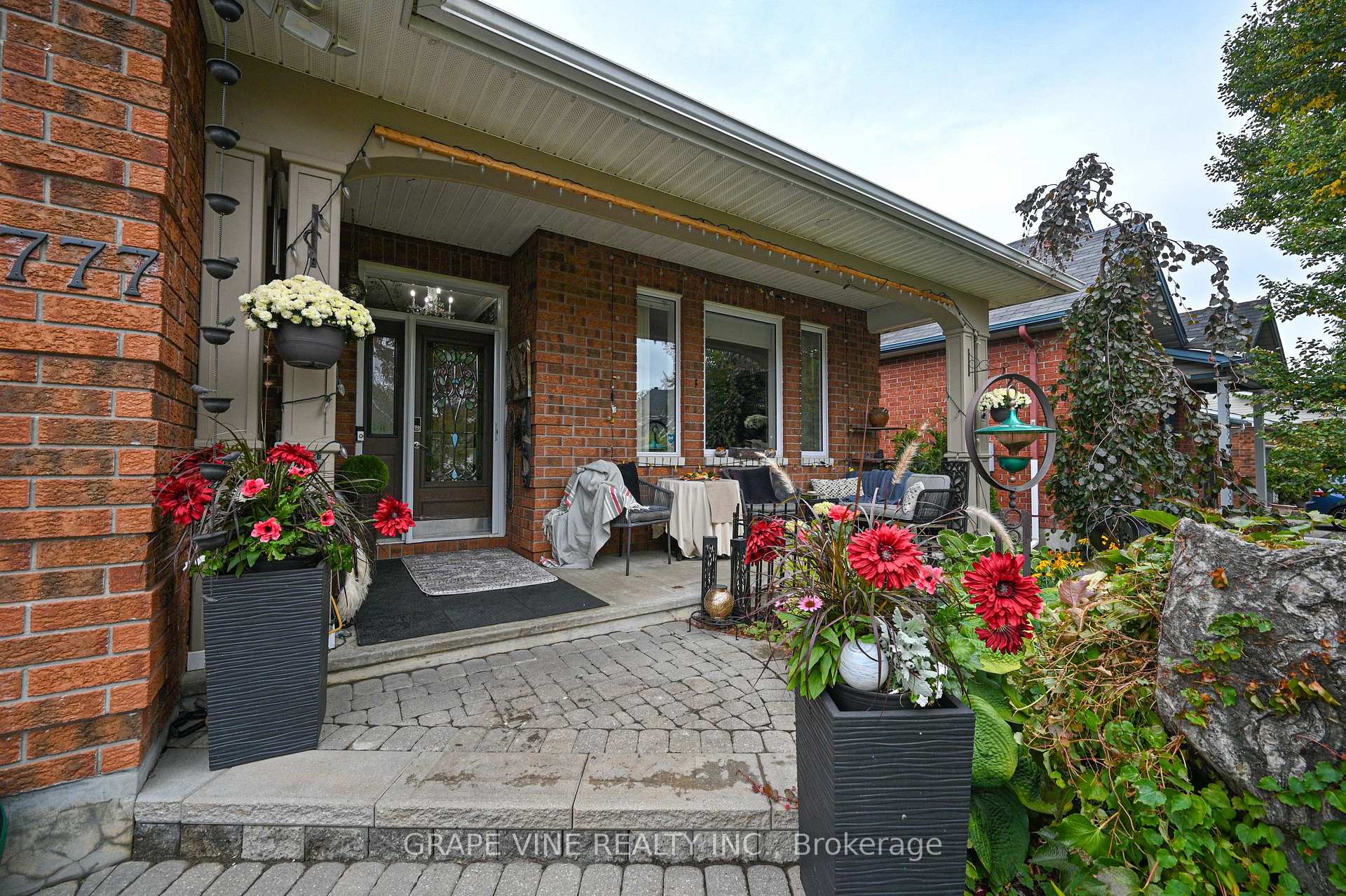 Photo 3 of 777 Rolling River Crescent, Ottawa, Riverside South/Gloucester Glen — HOMEH
