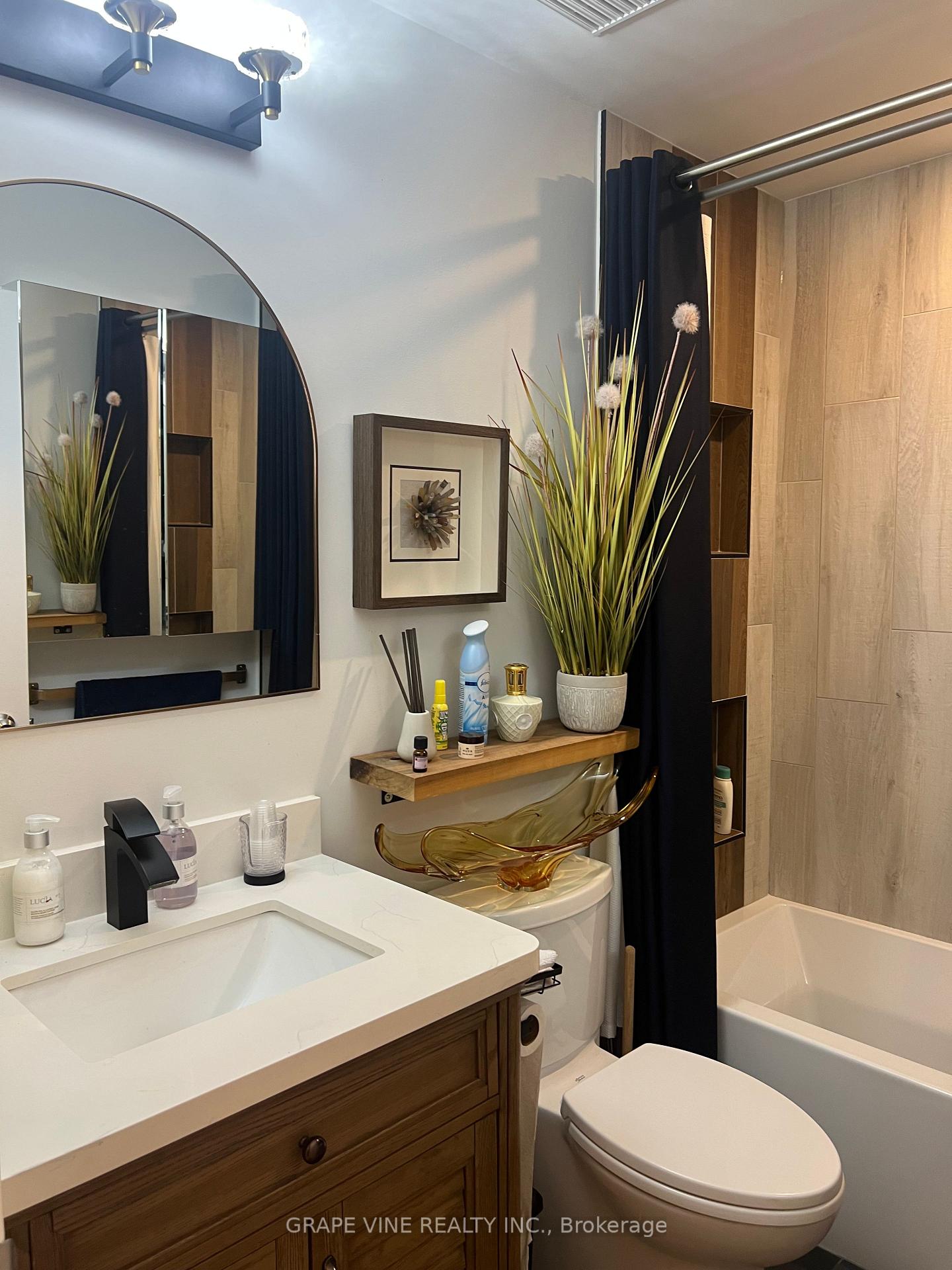Photo 6 of 777 Rolling River Crescent, Ottawa, Riverside South/Gloucester Glen — HOMEH