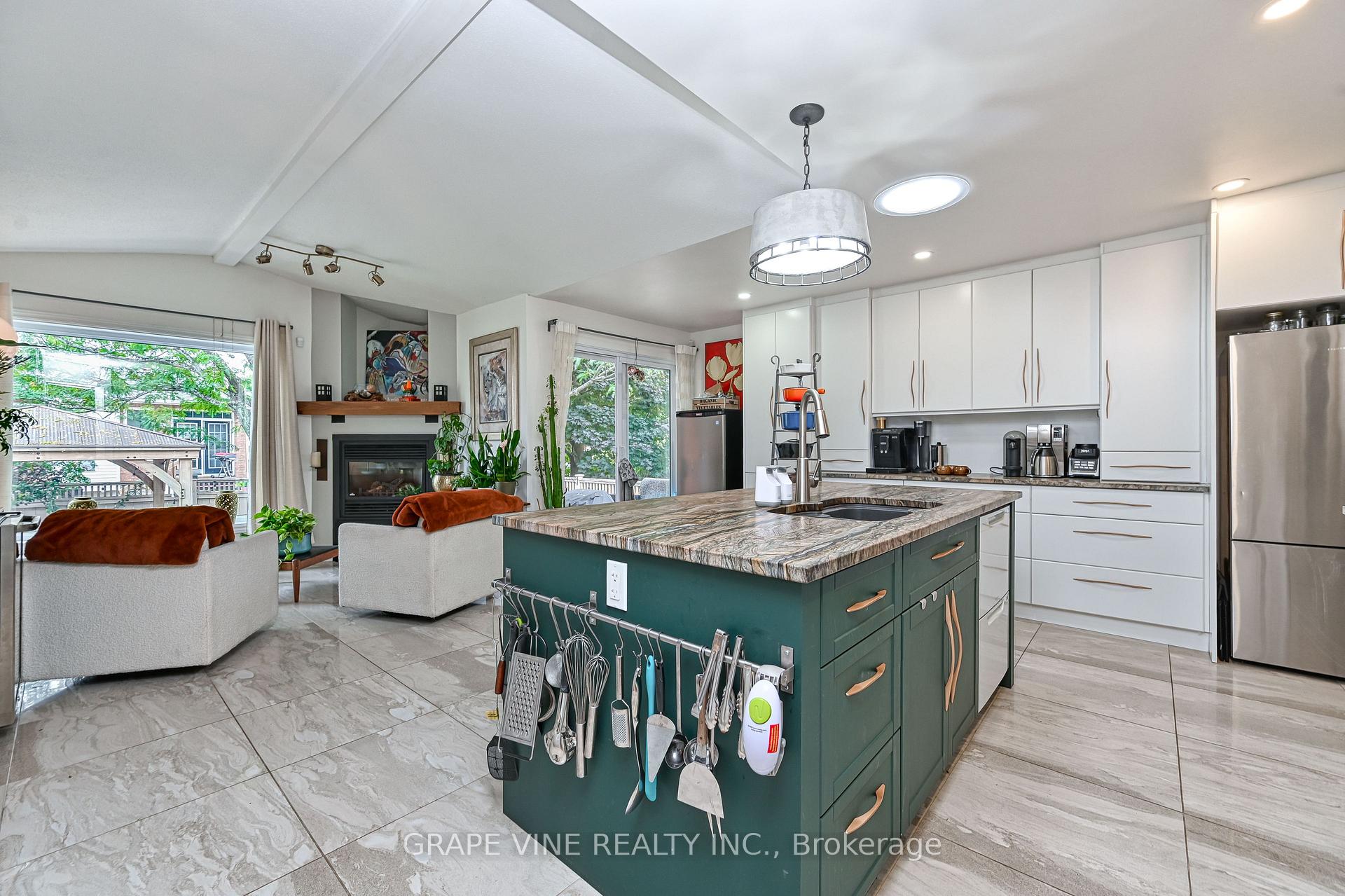 Photo 11 of 777 Rolling River Crescent, Ottawa, Riverside South/Gloucester Glen — HOMEH