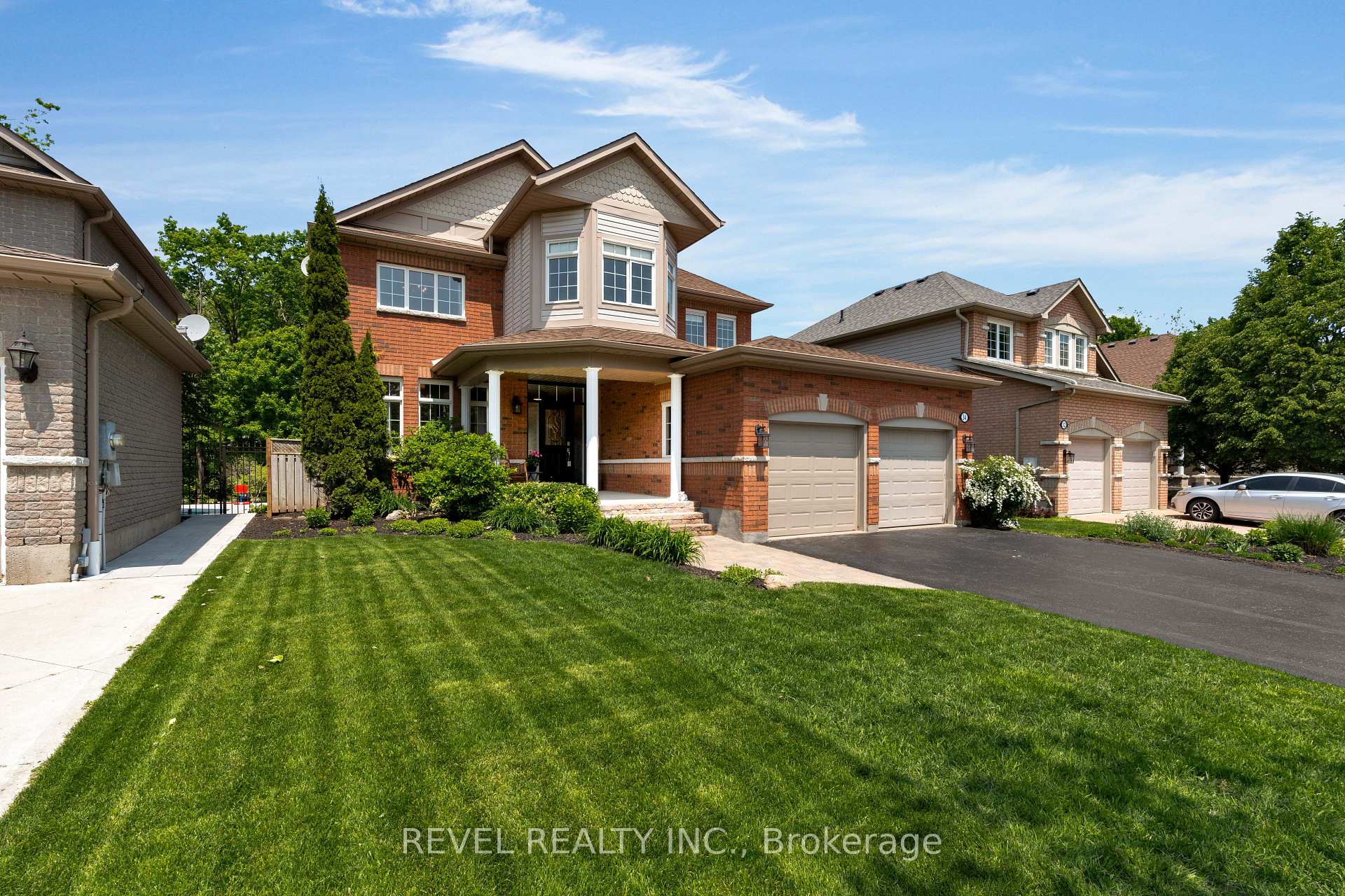 Photo 3 of 34 Allsop Crescent, Barrie, Holly — HOMEH