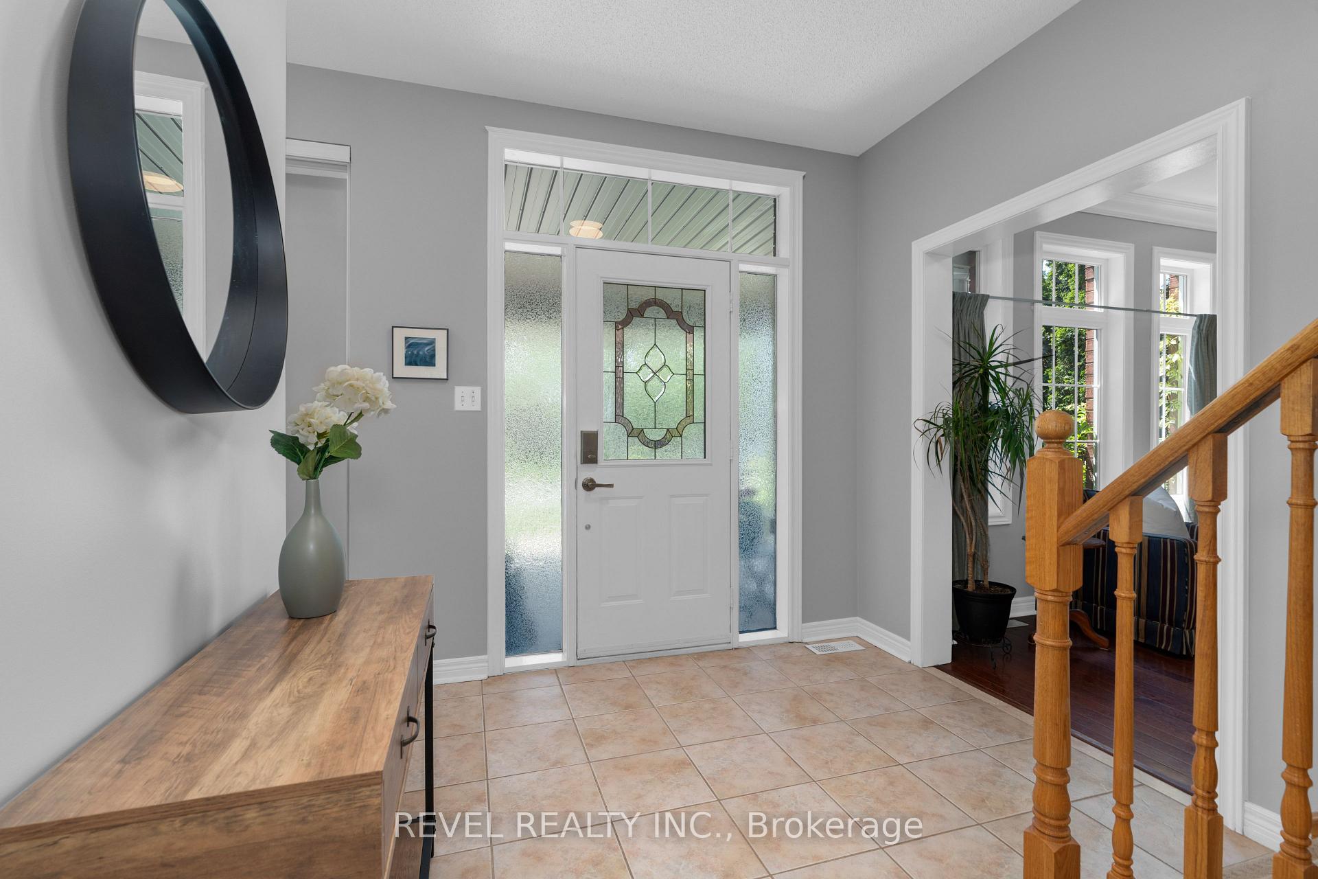 Photo 7 of 34 Allsop Crescent, Barrie, Holly — HOMEH