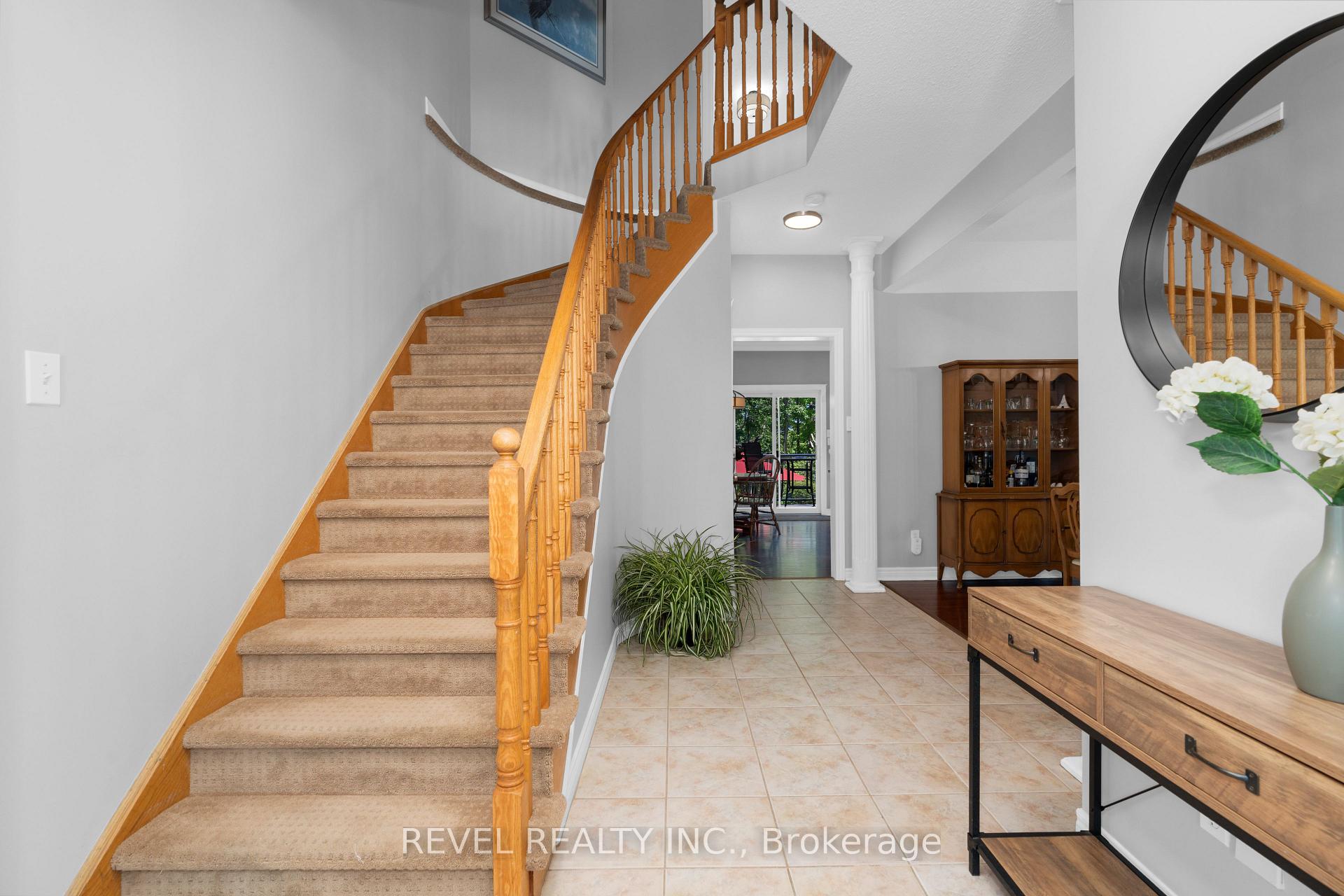 Photo 8 of 34 Allsop Crescent, Barrie, Holly — HOMEH