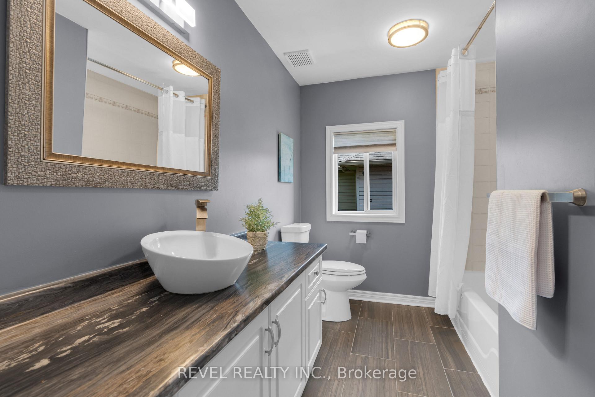 Photo 25 of 34 Allsop Crescent, Barrie, Holly — HOMEH