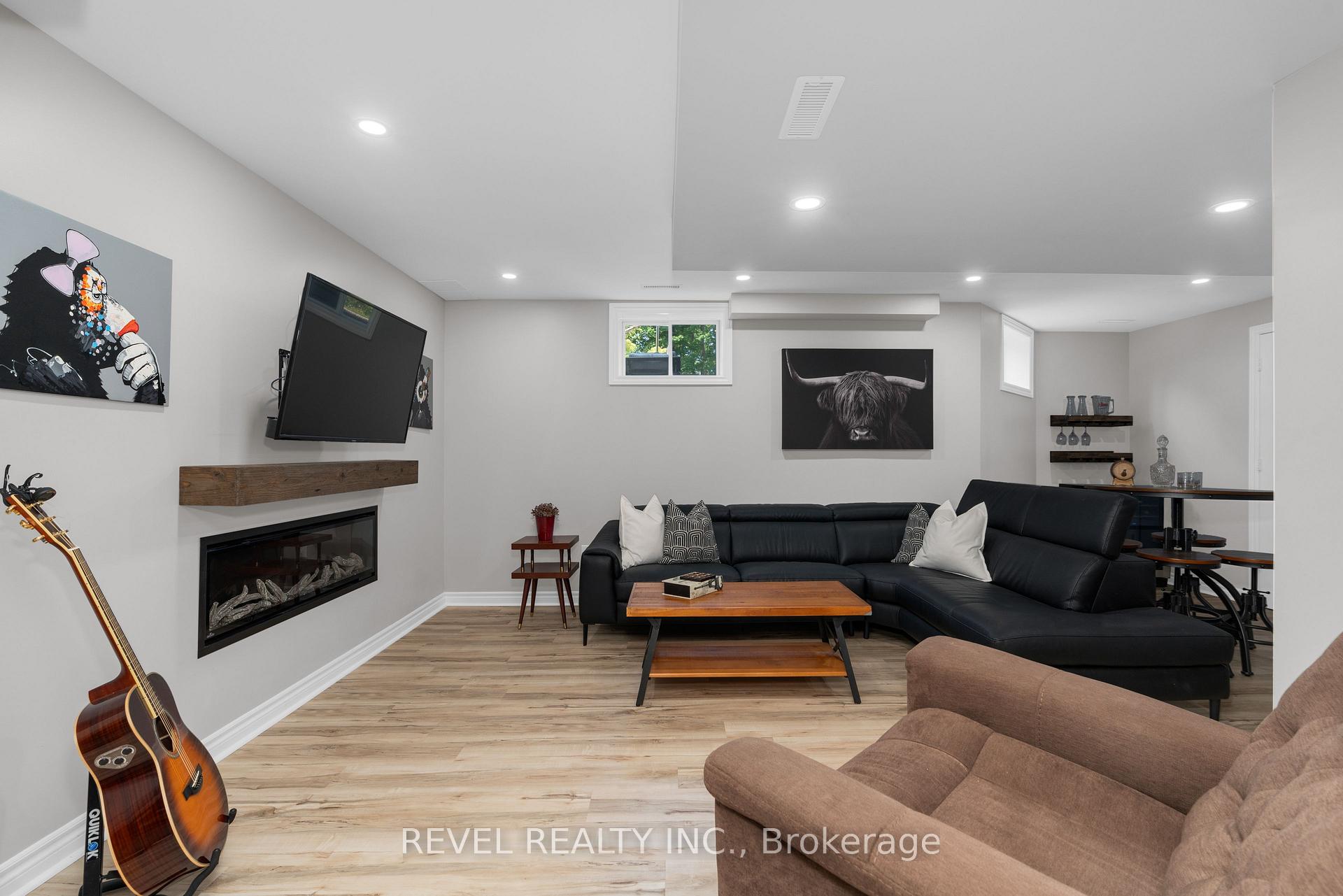 Photo 35 of 34 Allsop Crescent, Barrie, Holly — HOMEH