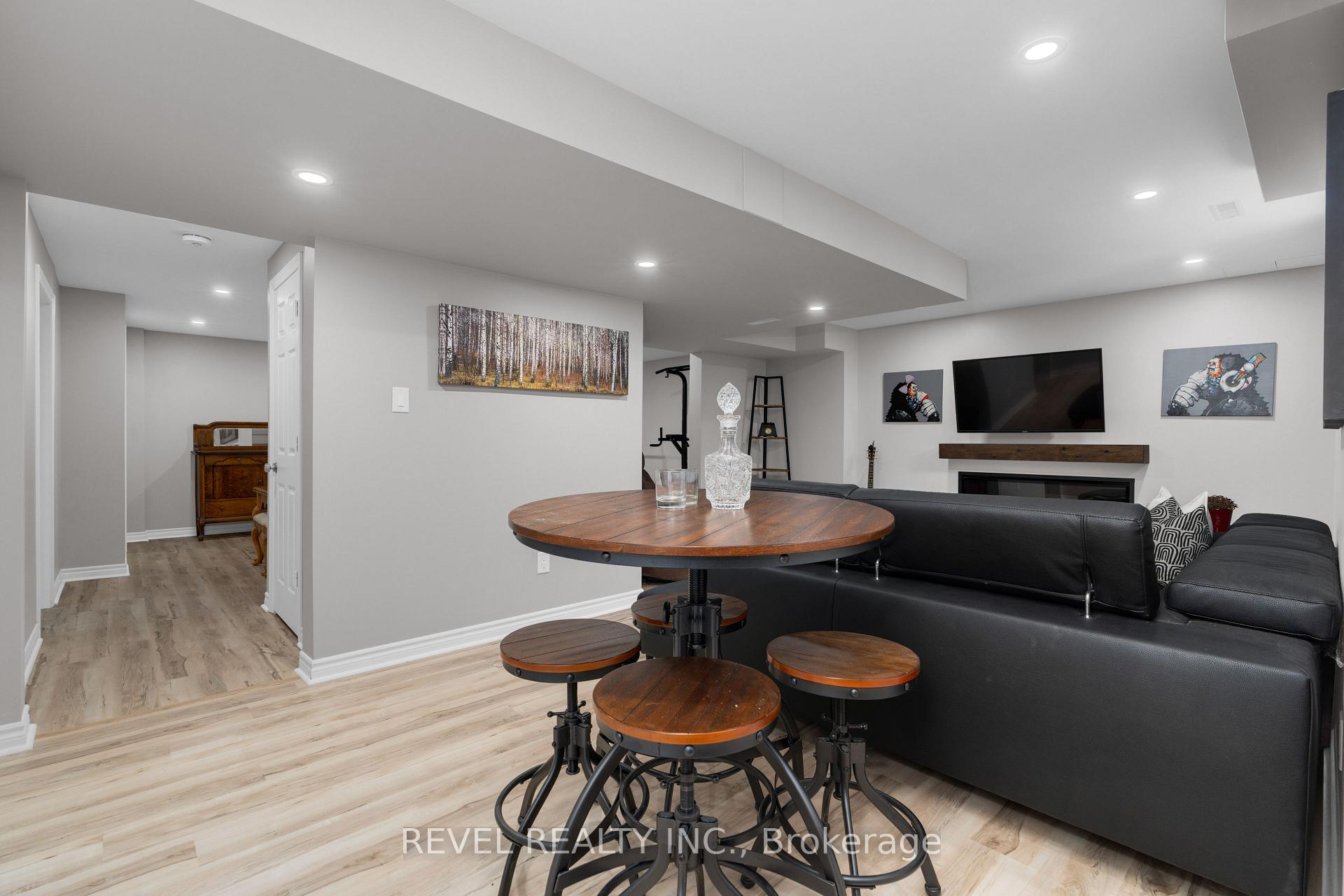Photo 36 of 34 Allsop Crescent, Barrie, Holly — HOMEH