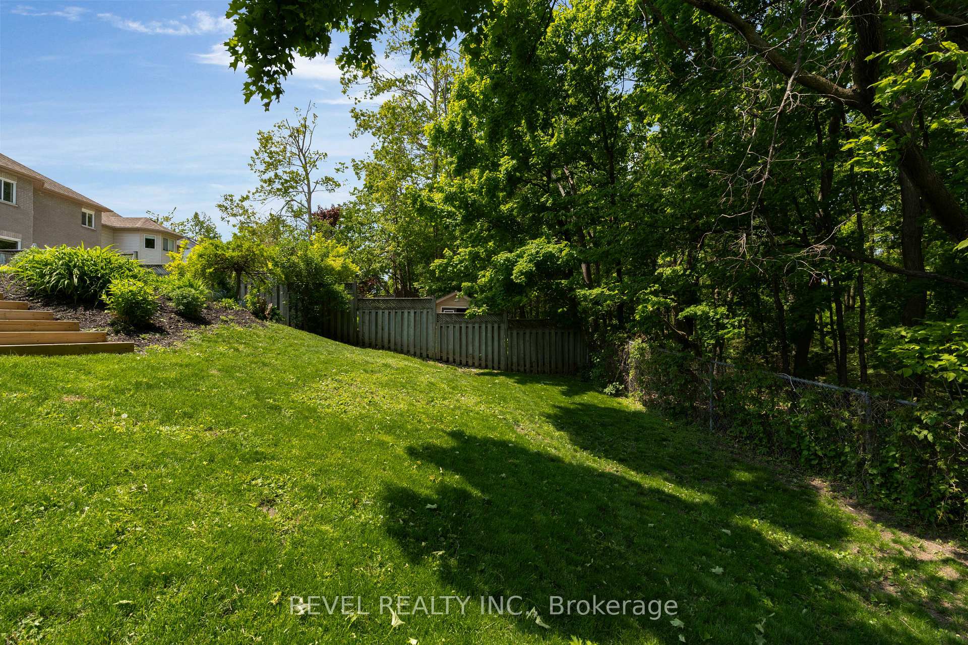 Photo 40 of 34 Allsop Crescent, Barrie, Holly — HOMEH