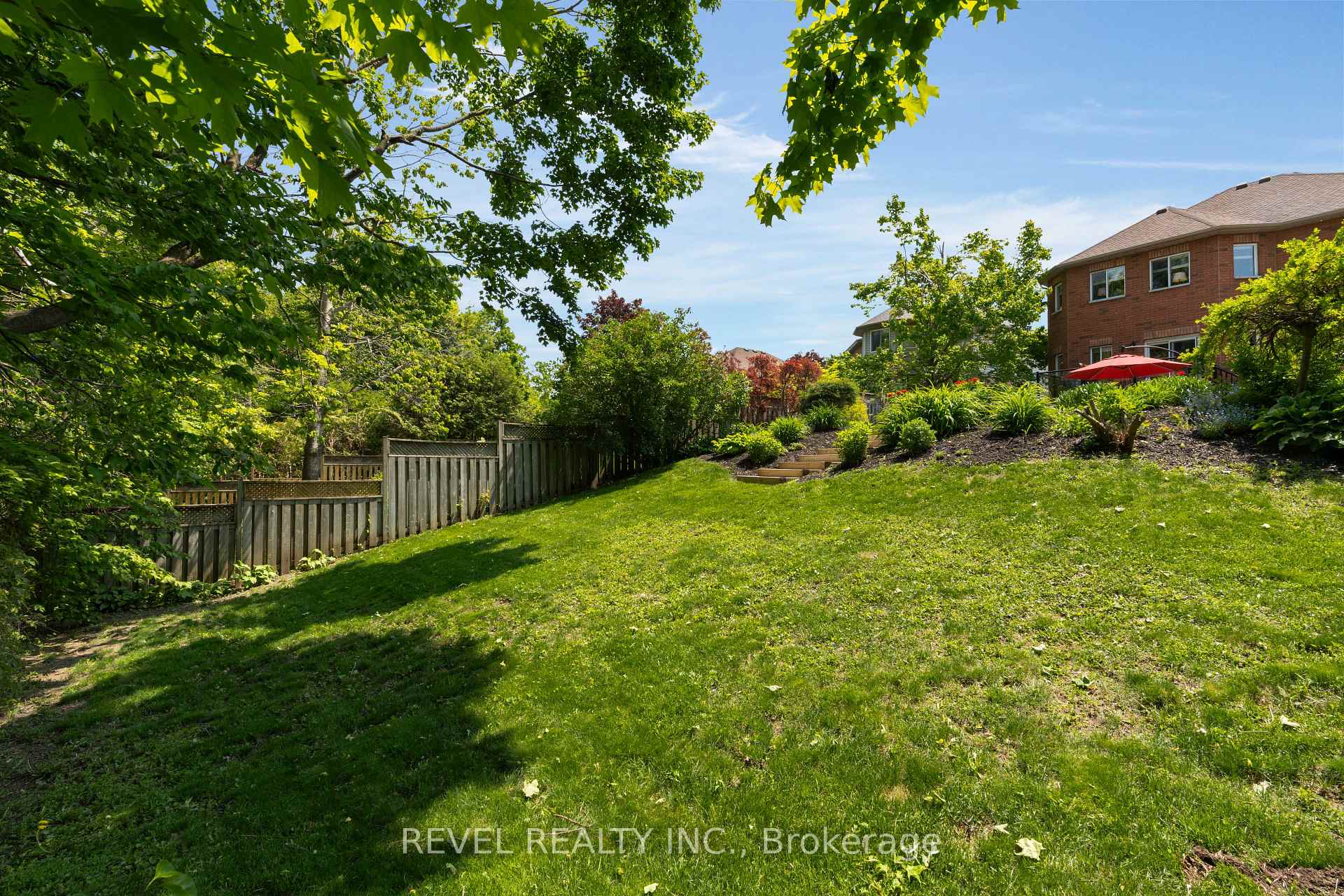 Photo 41 of 34 Allsop Crescent, Barrie, Holly — HOMEH