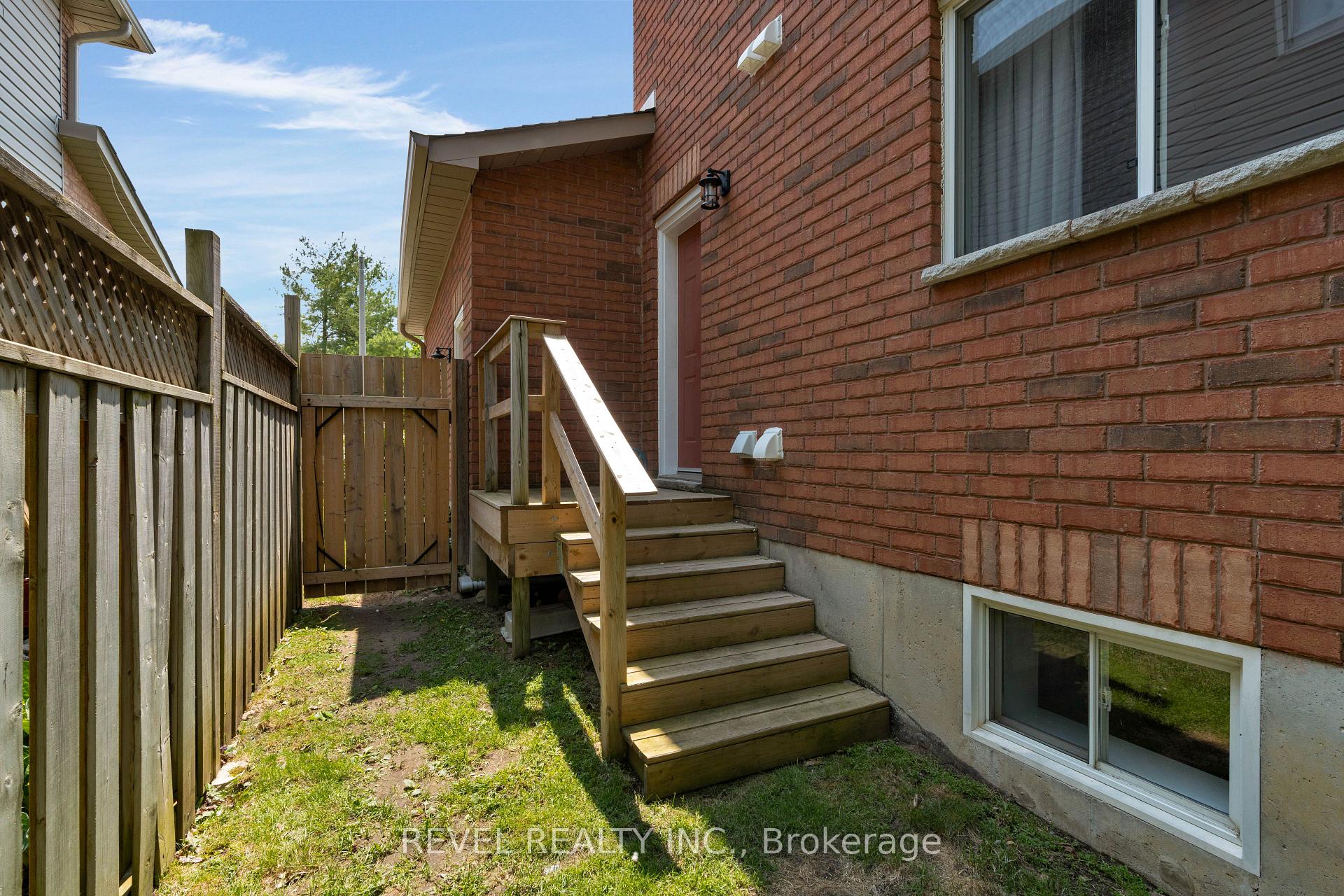 Photo 42 of 34 Allsop Crescent, Barrie, Holly — HOMEH