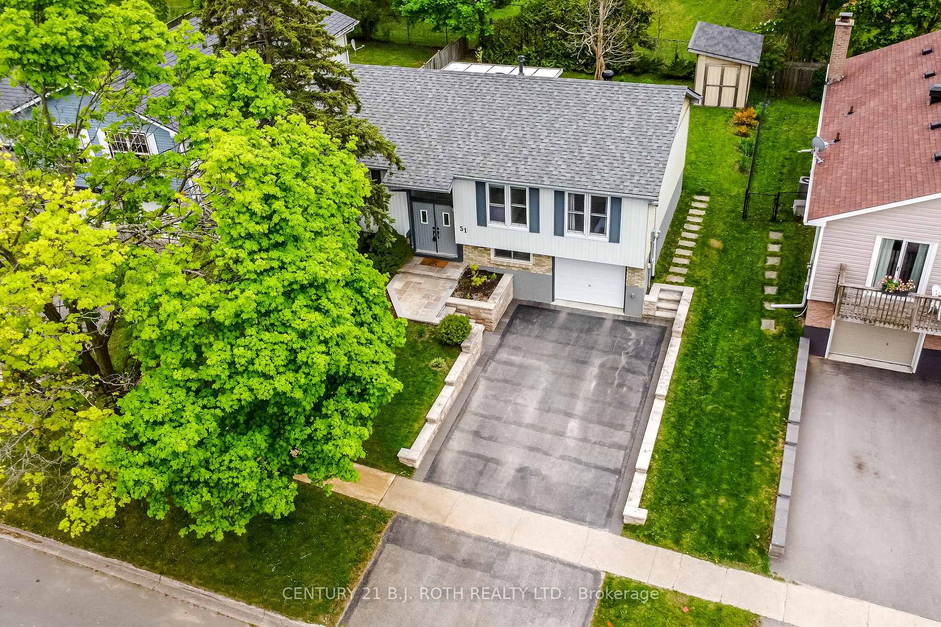 Photo 32 of 51 Heather Street, Barrie, Sunnidale — HOMEH