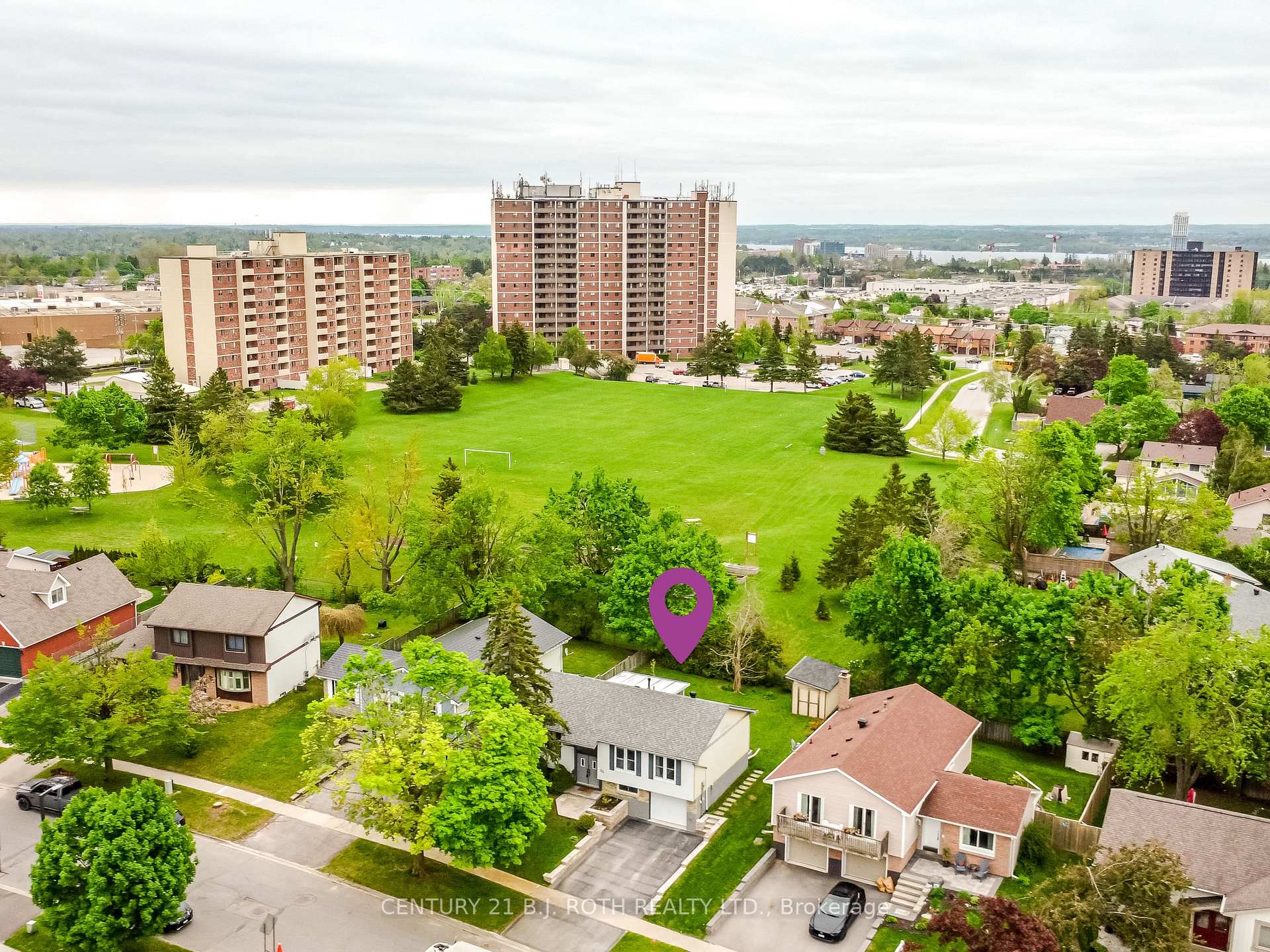 Photo 35 of 51 Heather Street, Barrie, Sunnidale — HOMEH