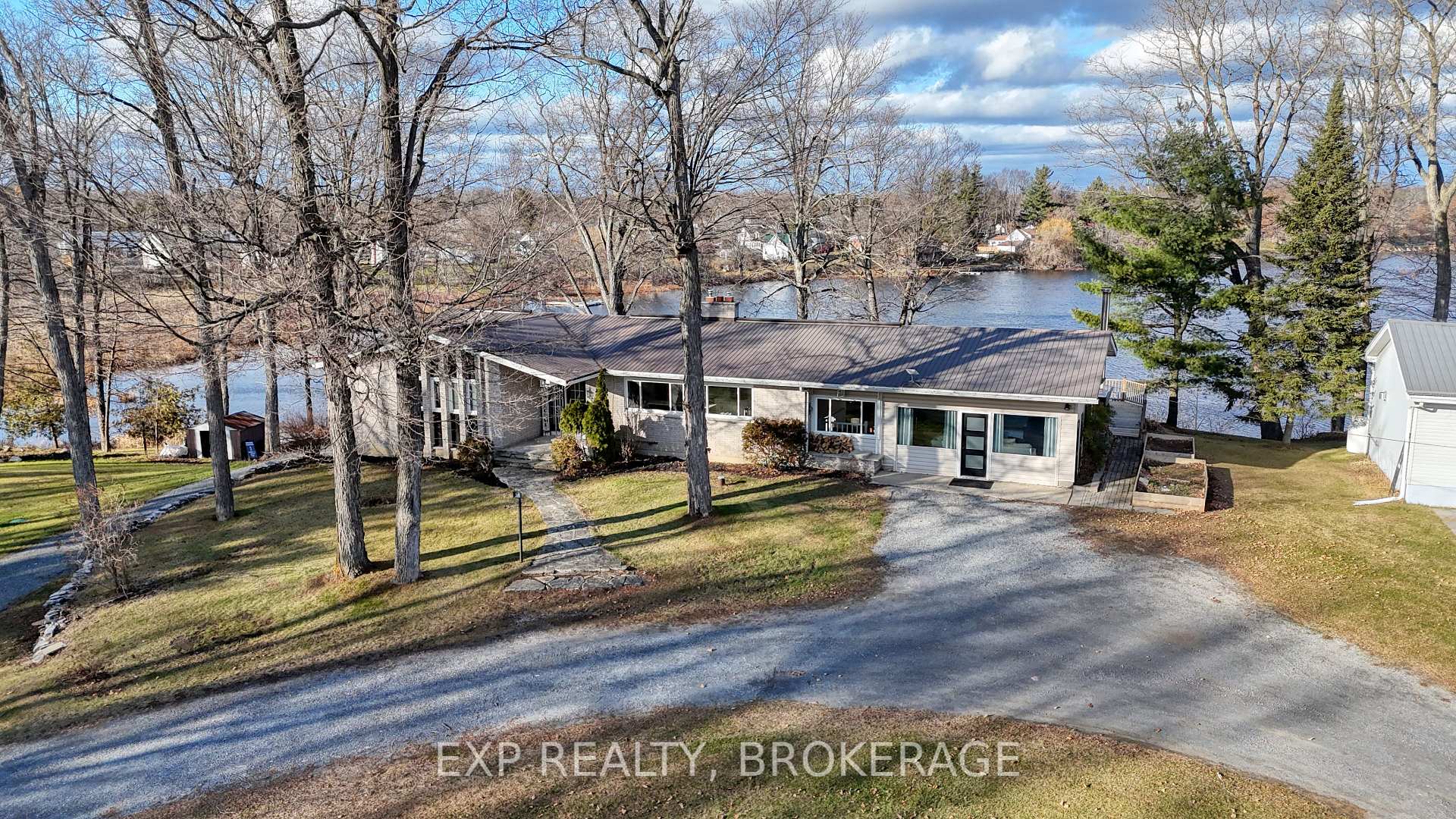 Photo 1 of 4277 Maple Drive, Frontenac, Frontenac South — HOMEH