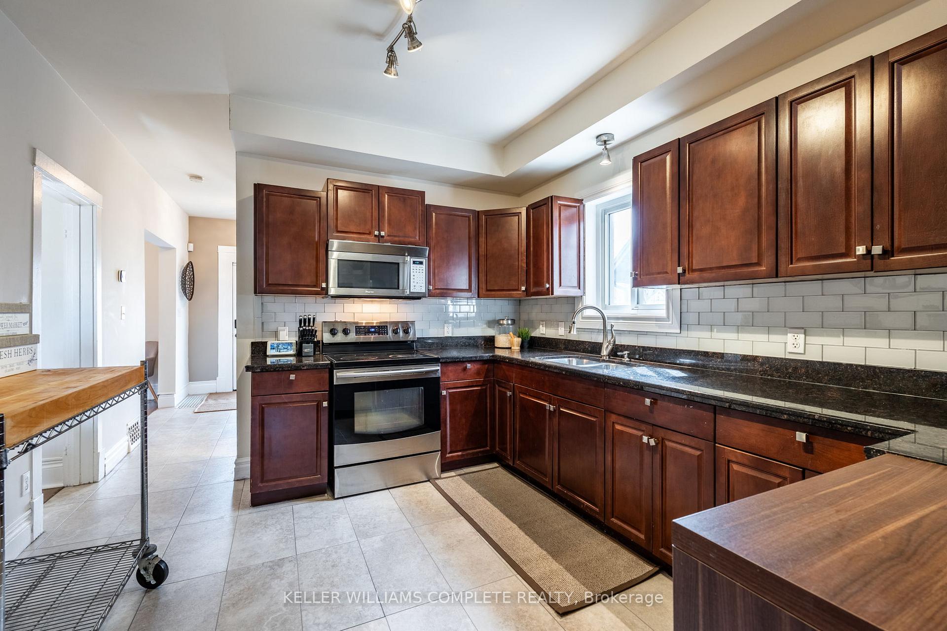Photo 10 of 48 West 3rd Street, Hamilton, Bonnington — HOMEH