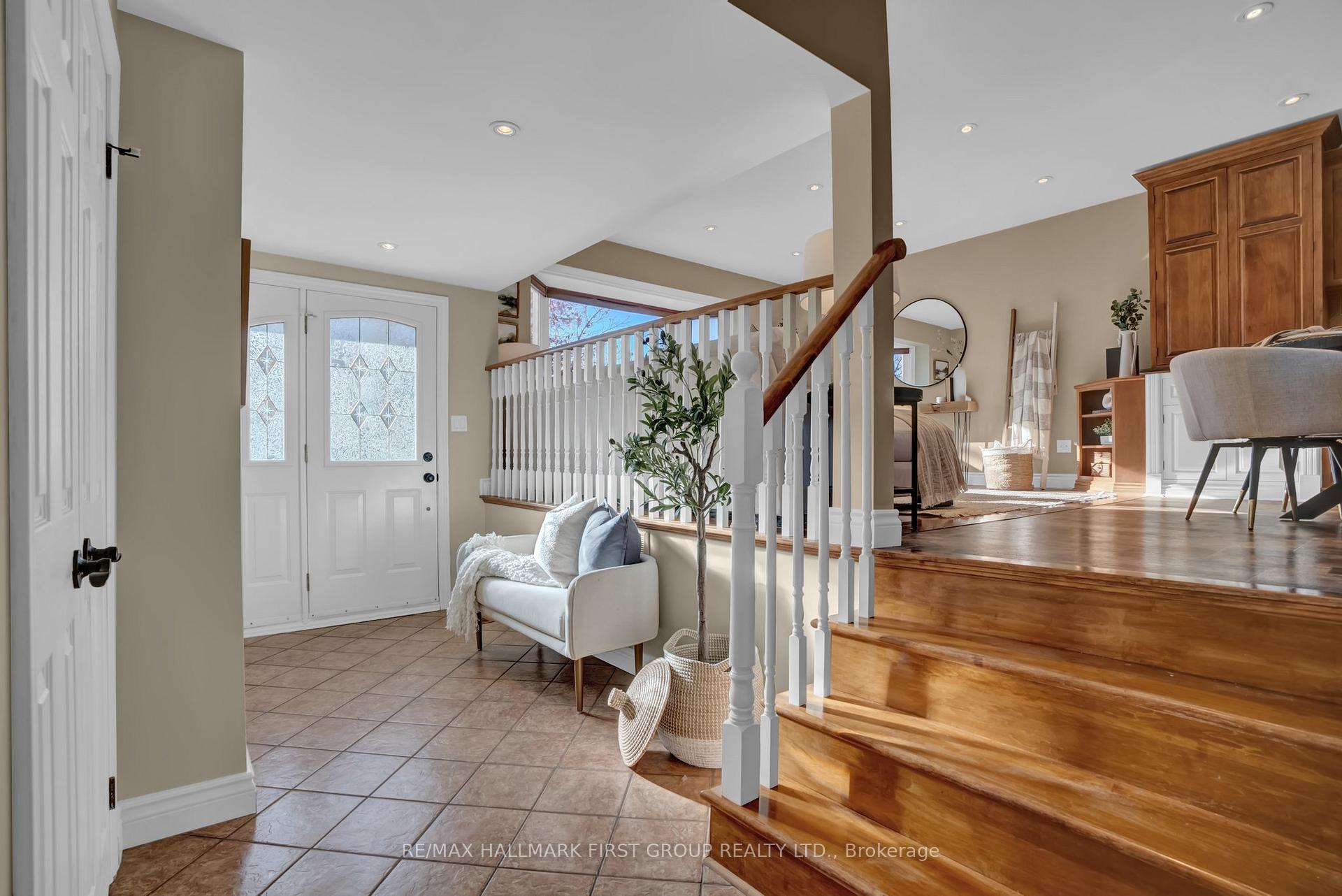 Photo 2 of 48 Spry Avenue, Clarington, Bowmanville — HOMEH